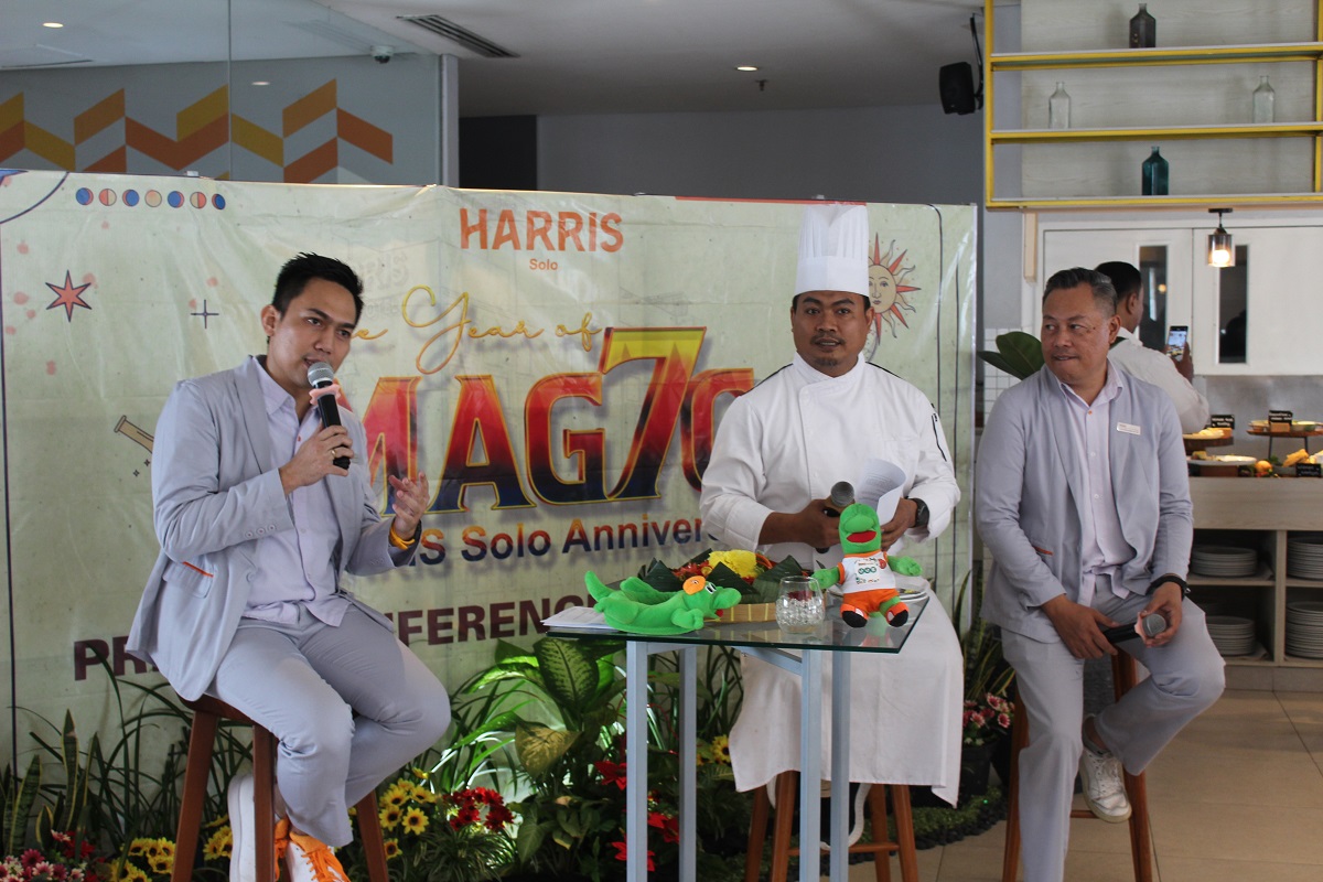 Seremonial perayaan HUT ke-7 HARRIS Hotel Solo yang mengangkat tema "The Year of MAG7C".