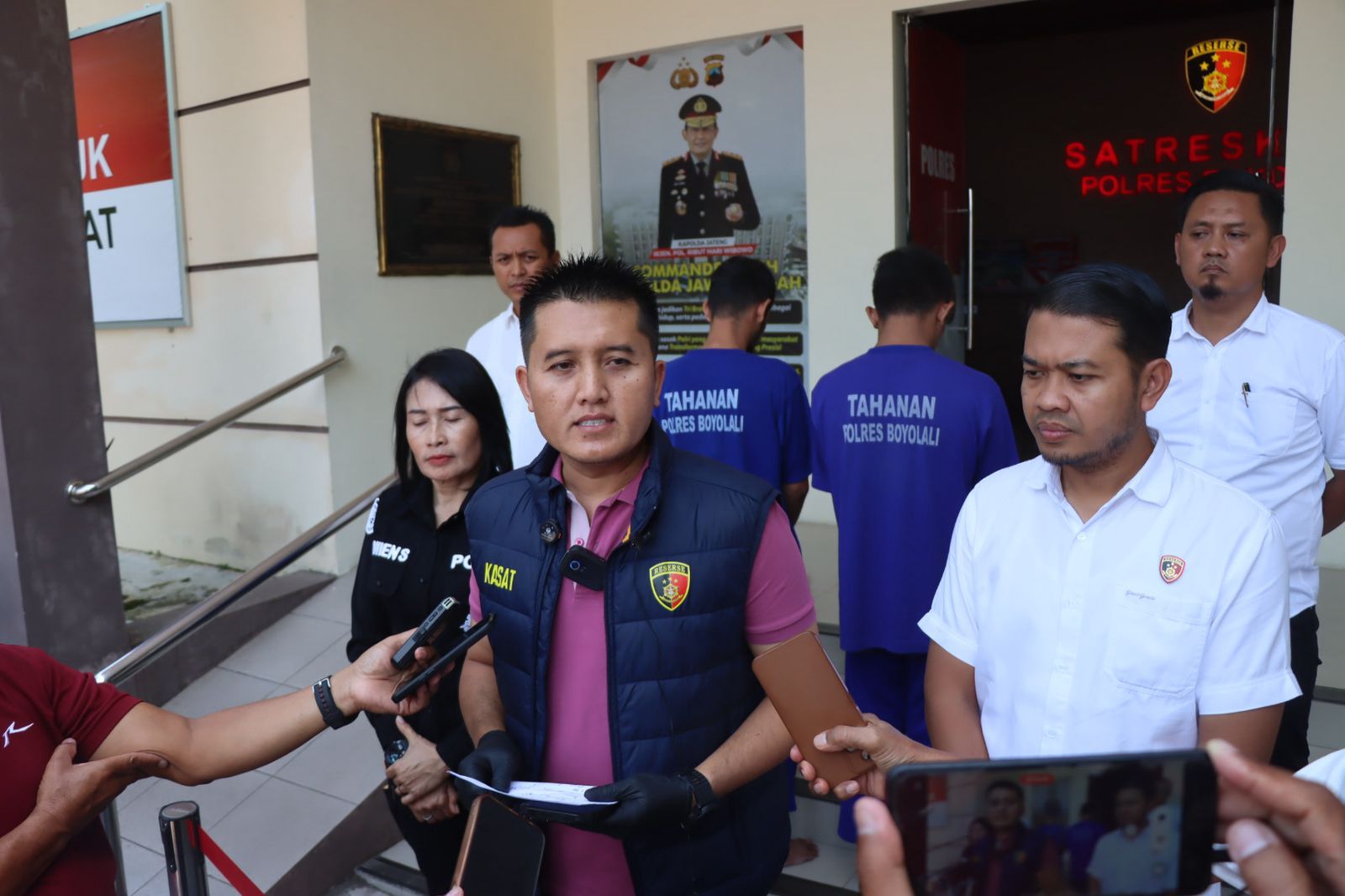 Kasat Reskrim Polres Boyolali AKP Joko Purwadi beri keterangan terkait kasus penipuan dengan modus kencan laki suka laki, Selasa (15/4/2025).