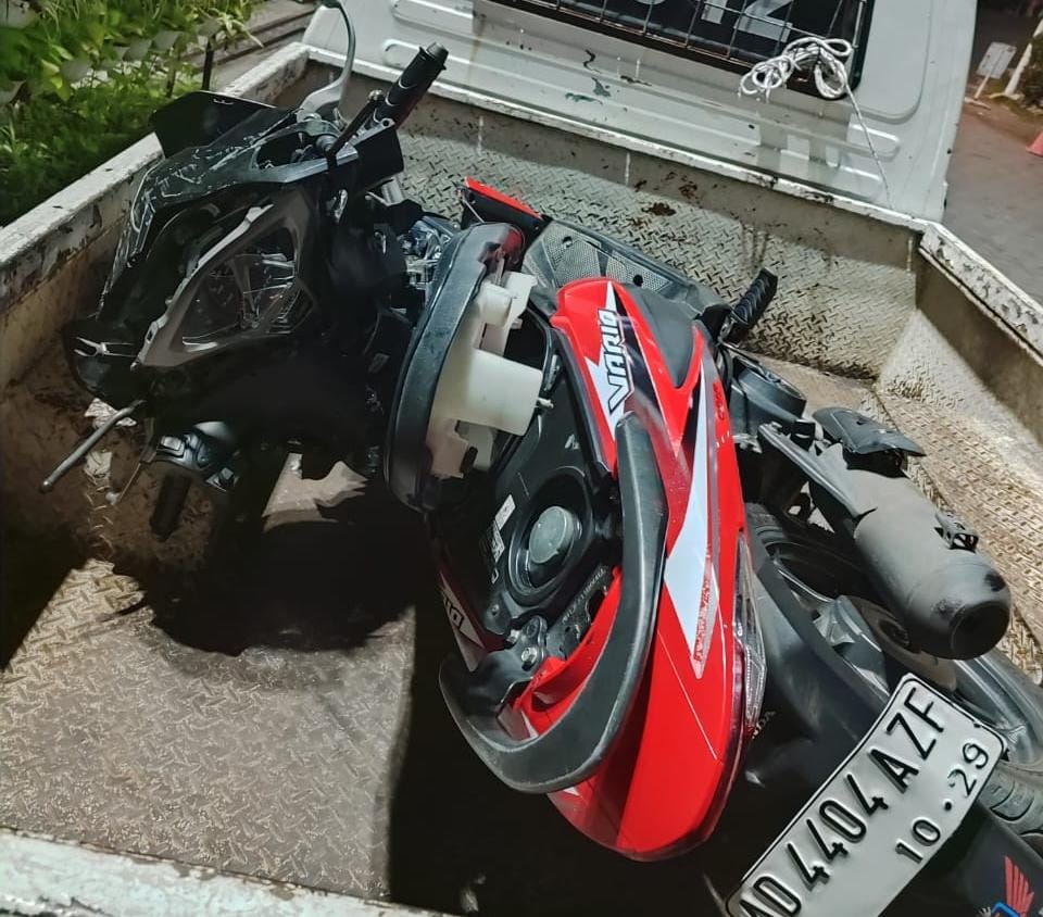 Kondisi sepeda motor korban kecelakaan di Jalan Solo-Sragen, Desa Sroyo, Jaten, Rabu (16/4/2025). (Rudi Hartono/Radar Solo)