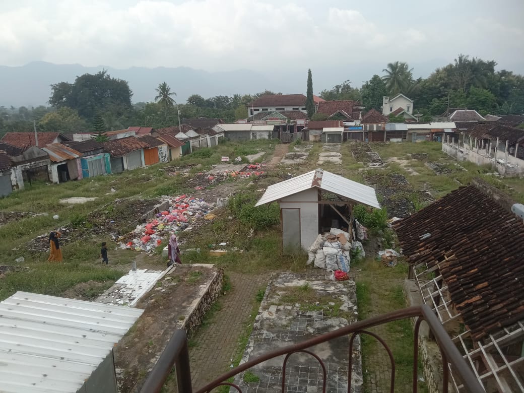 Pasar Slogohimo Wonogiri yang terbakar pada 2 tahun lalu sisakan lahan kosong.