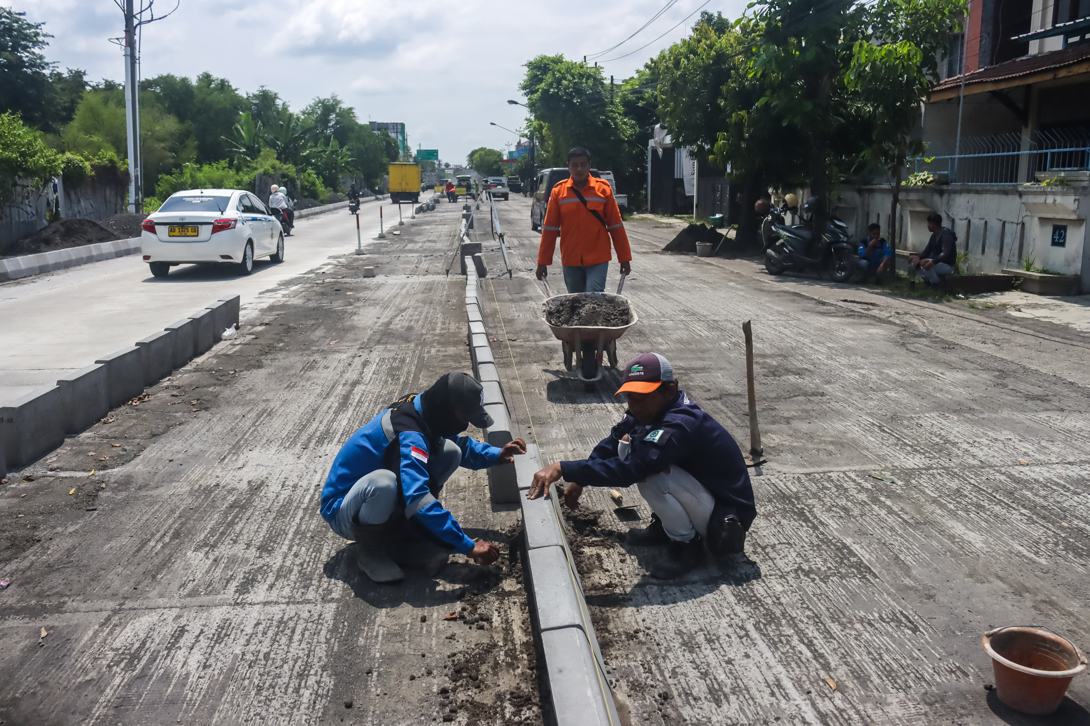 Pembenahan di Jalan Profesor Dr. Soeharso yang tengah dikebut DPUPR Kota Solo.