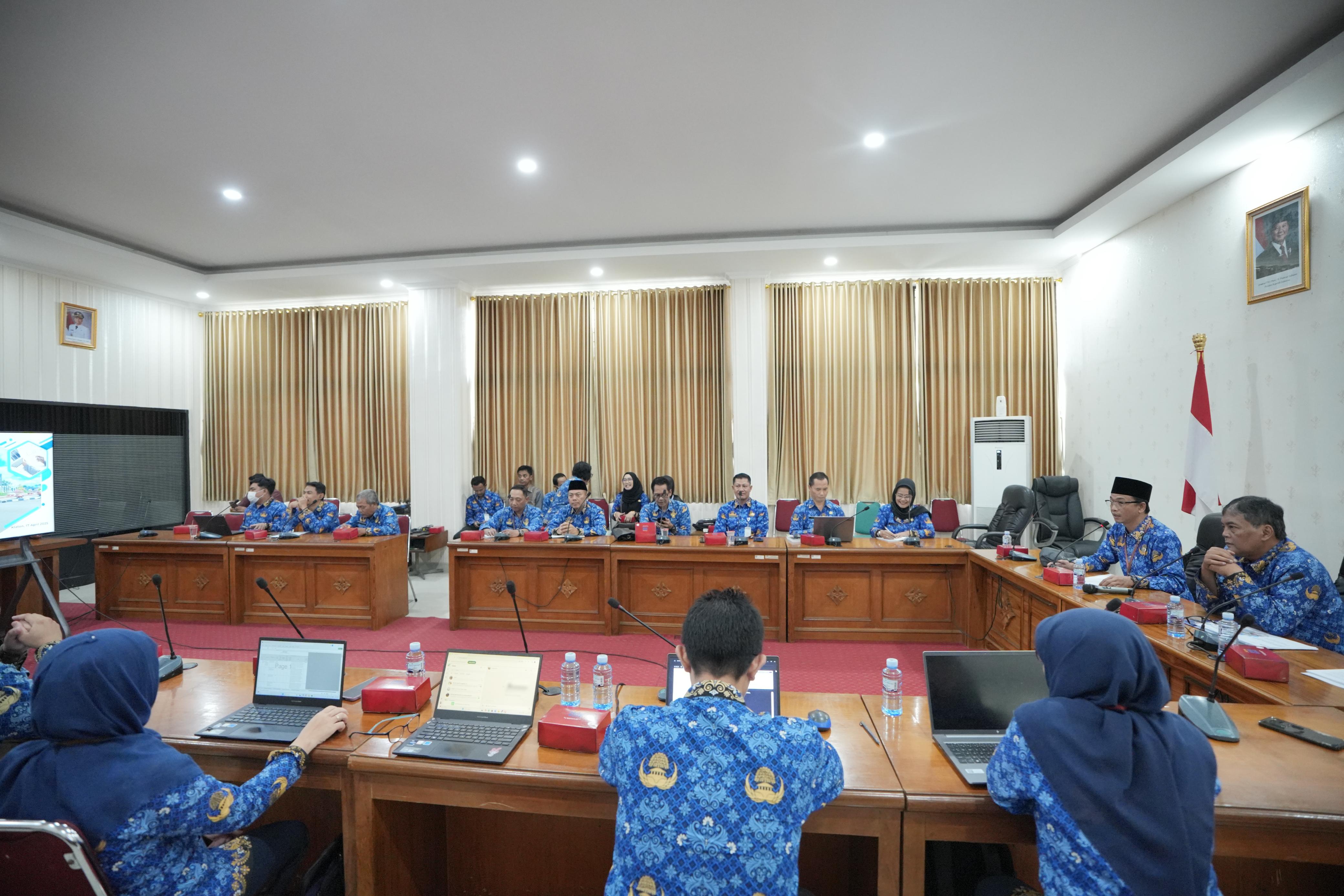 Kegiatan exit meeting penganggaran bersama BPKP DIY di ruang rapat lantai I Diskominfo Klaten.