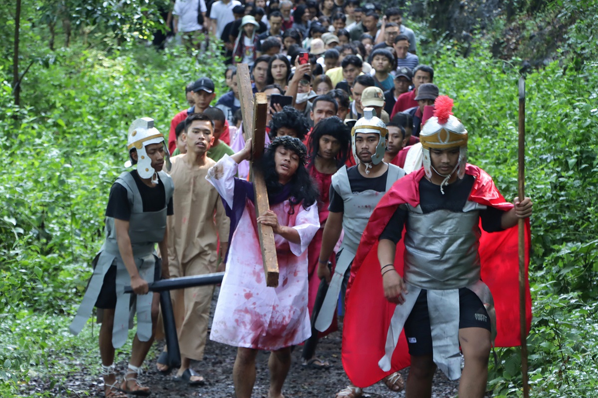 Prosesi Jalan Salib yang digelar di Gunung Gandul Wonogiri pada 2024. Kegiatan serupa akan dilaksanakan Jumat (17/4/2025).