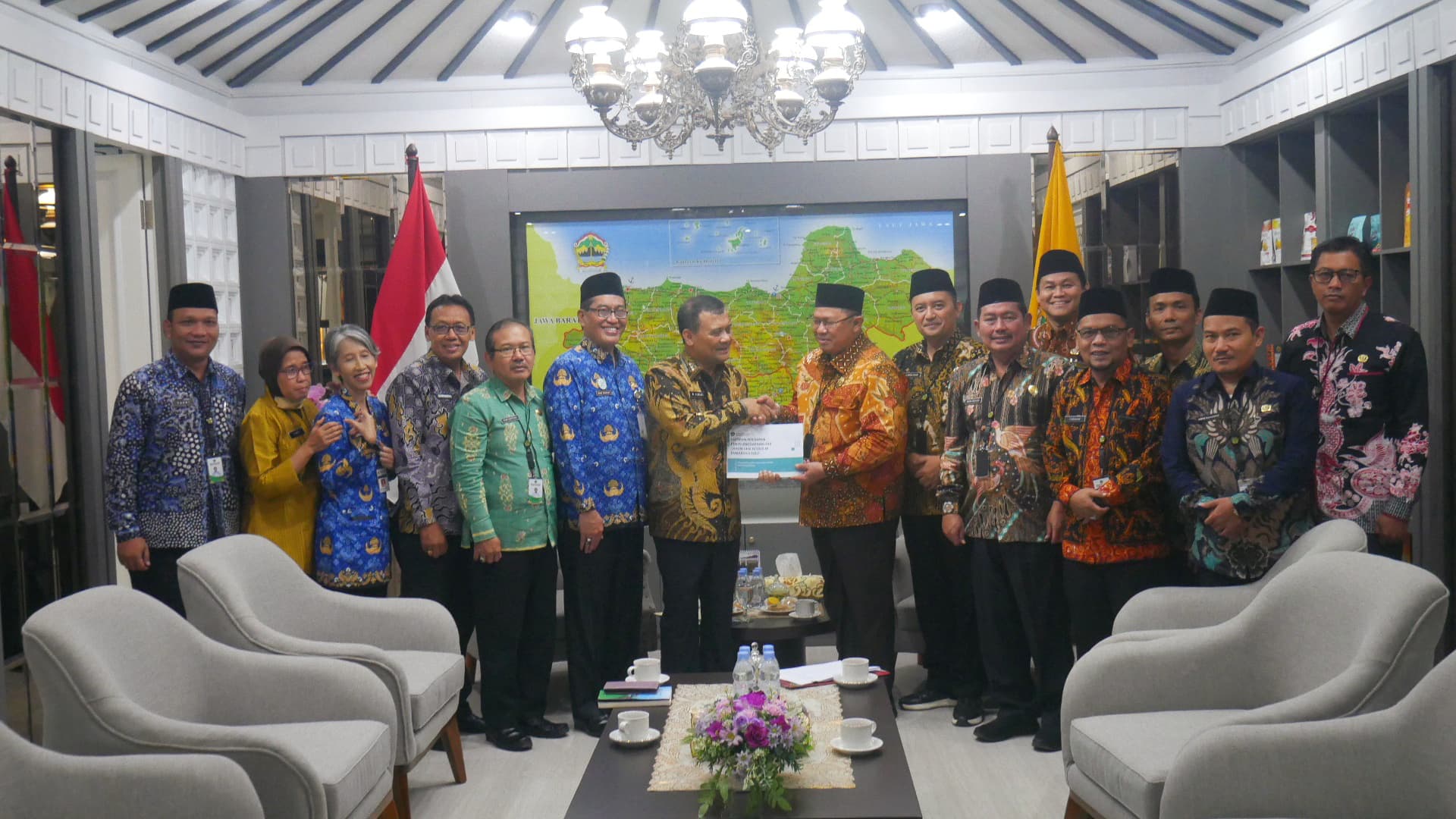 Gubernur Jateng Ahmad Luthfi terima kunjungan Kepala Kanwil Kemenag Jawa Tengah bersama rombongan, Kamis (17/4/2025).