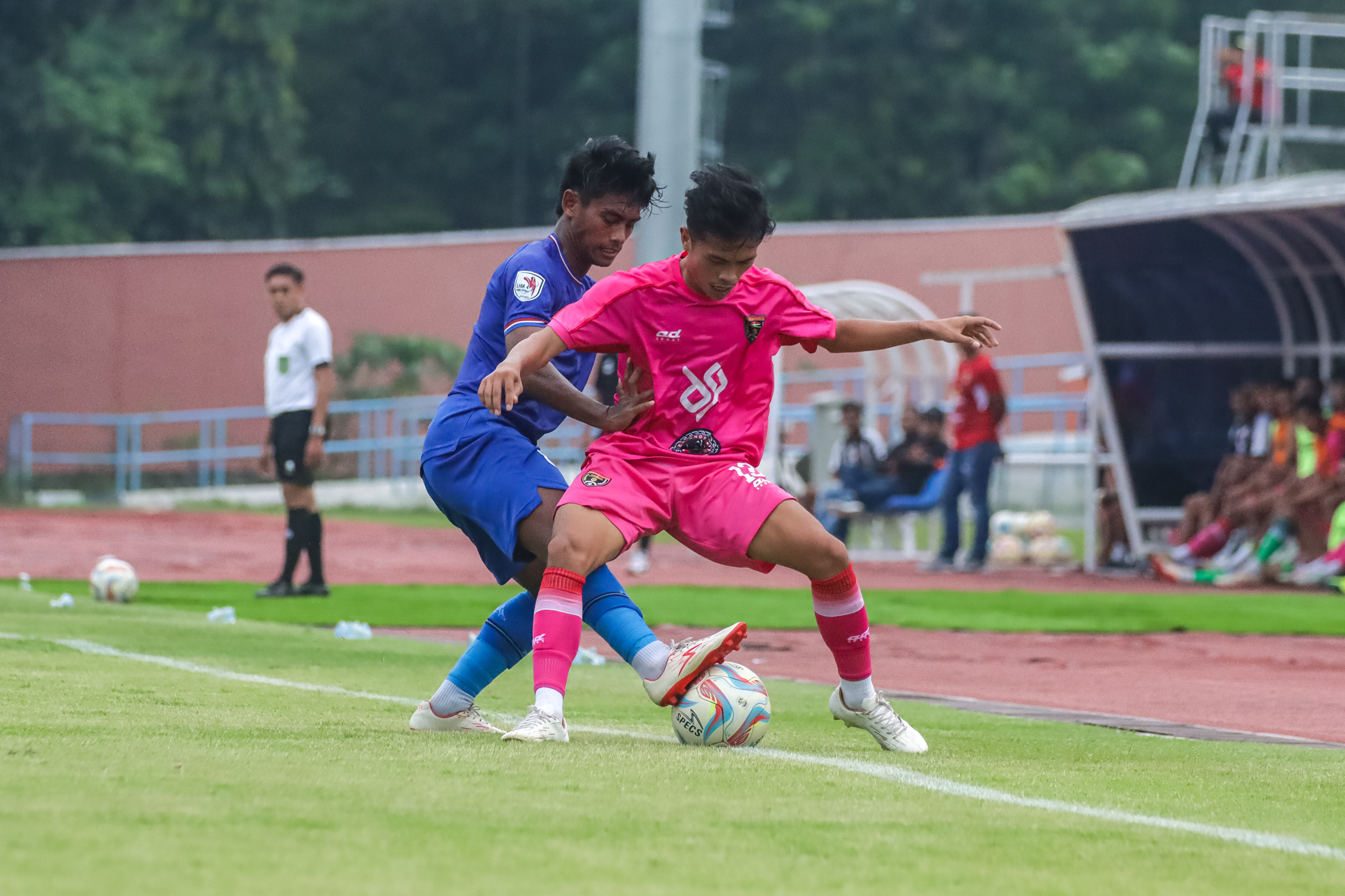 SARAT GENGSI: Laga Persika Karanganyar melawan Persinga Ngawi di Stadion UNS (18/4).  &nbsp;
