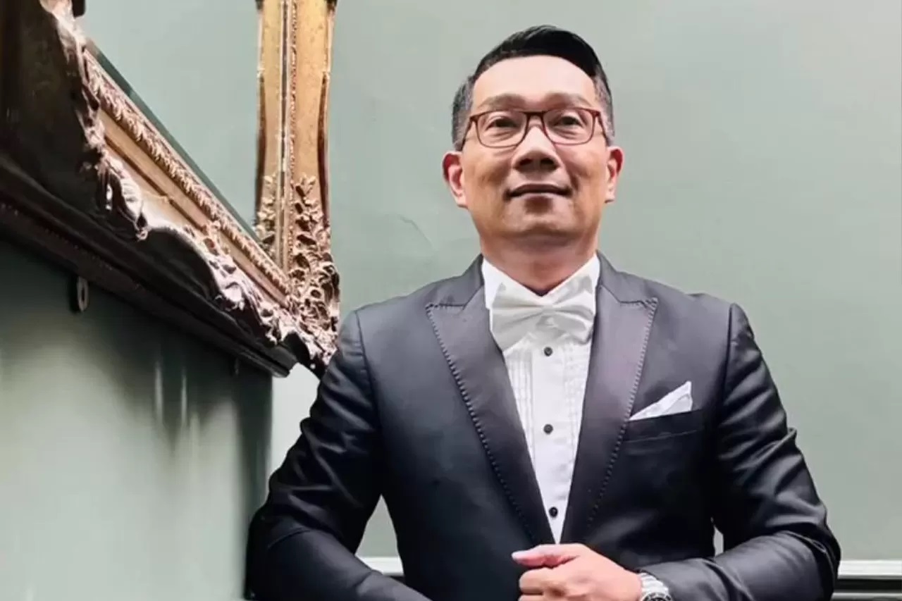 Ridwan Kamil ambil langkah hukum dengan melaporkan Lisa Mariana ke Bareskrim Polri, laporan ini terkait dengan dugaan pencemaran nama baik