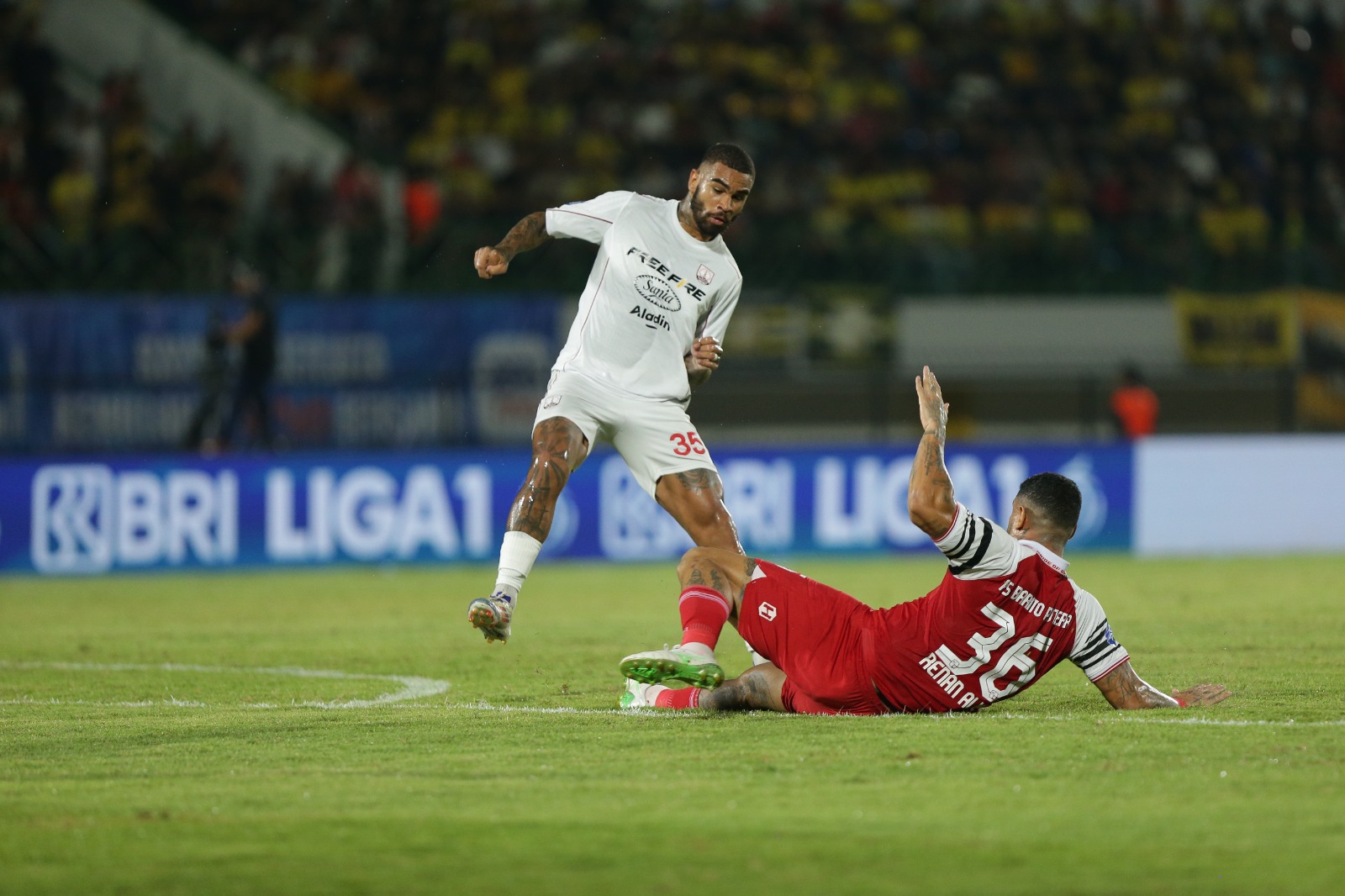 Laga Persis Solo melawan Barito Putera di Stadion Demang Lahman,&nbsp;Sabtu malam (19/4/2025).