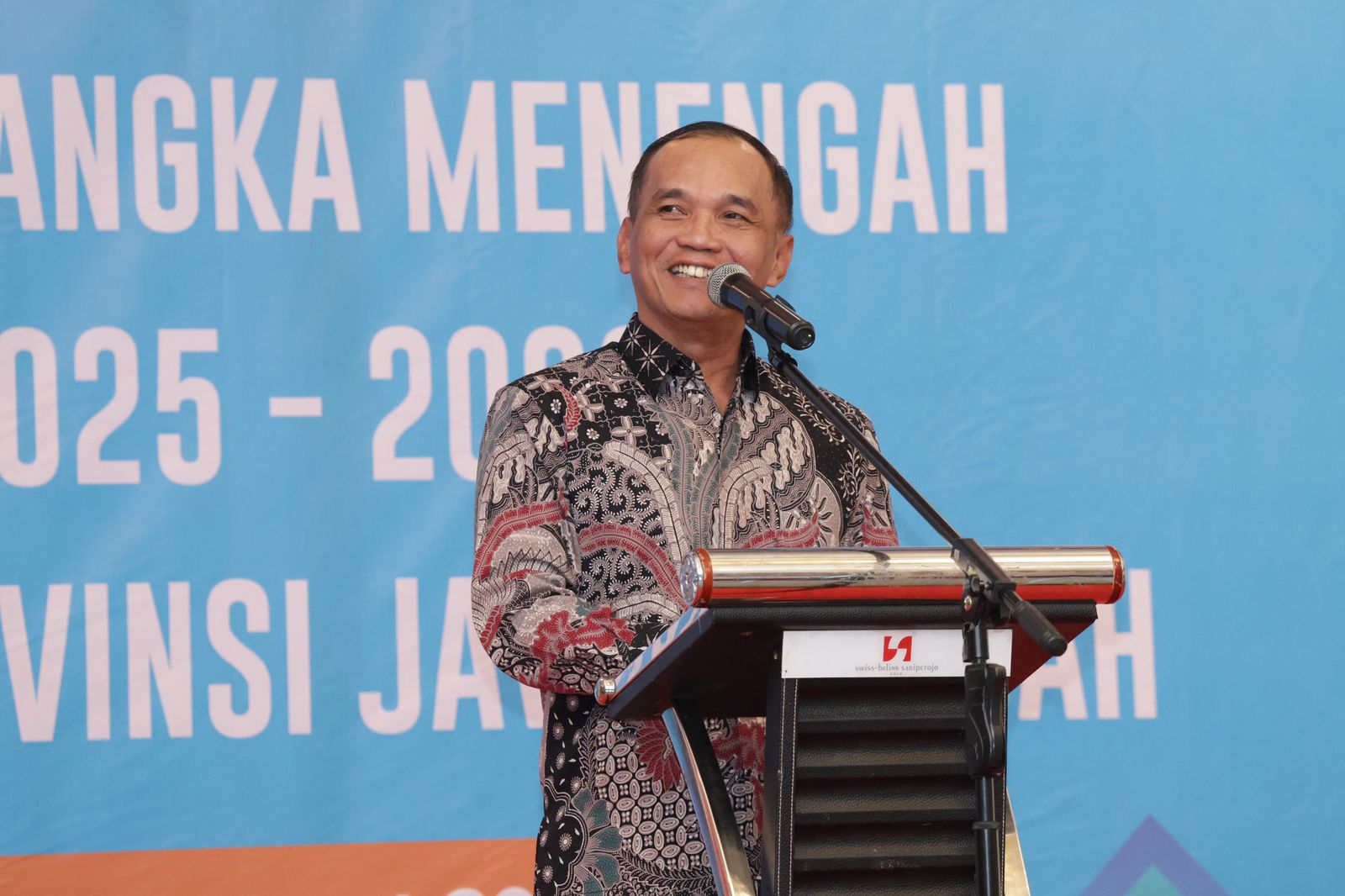 Ketua DPRD Jateng Sumanto beri paparan dalam sebuah kegiatan.
