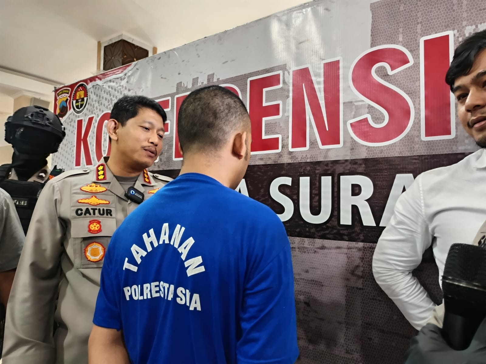 Kapolresta Surakarta, Kombes Pol Catur Cahyono Wibowo melakukan penyelidikan kepada pelaku begal payudara.