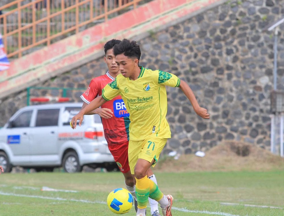 PS Hizbul Wathan UMY melawan dan tuan rumah Persip Pekalongan di Stadion Jenderal Hoegeng, Pekalongan, Rabu sore, 23 April 2025