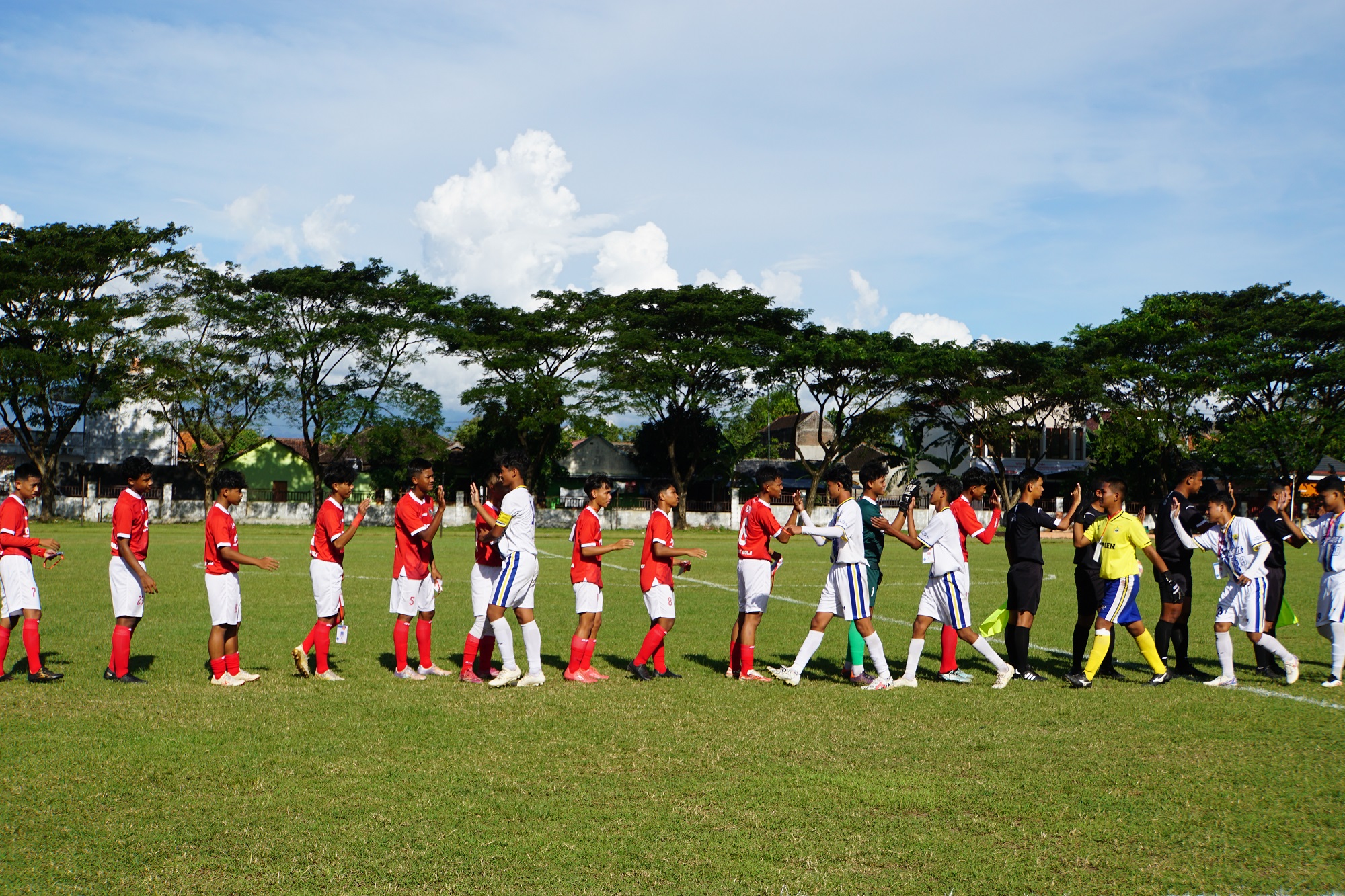 Pertandingan sepak bola Pekan Olahraga Pelajar Daerah (Popda) Eks Karesidenan Surakarta 2025 di Karanganyar. (Rudi Hartono/Radar Solo)