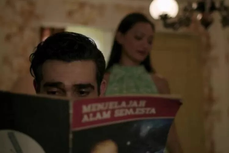 Kasus narkoba yang menimpa artis Fachri Albar menimbulkan kekhawatiran publik, khususnya terkait nasib film horor Pengabdi Setan 3