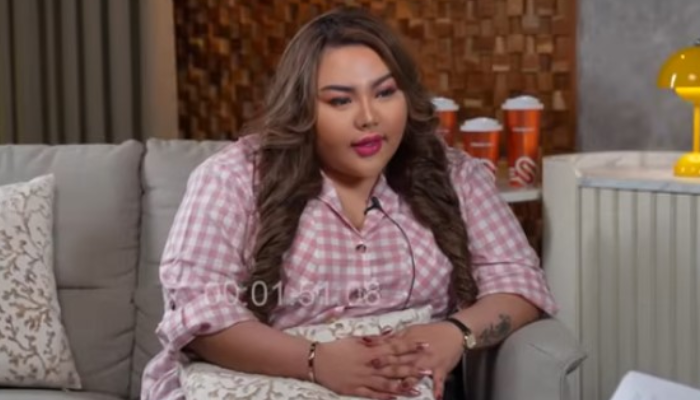 Lisa Mariana saat tampil di podcast dr Richard Lee.