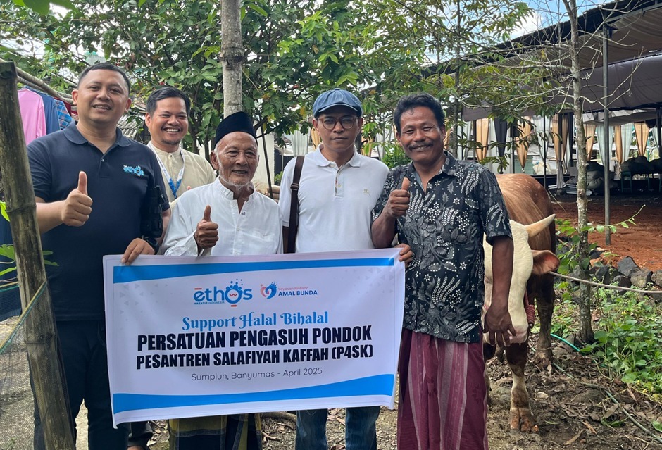 PT Ethos bersama Yayasan Amal Bunda dukung penuh Halalbihalal Akbar P4SK di Pondok Pesantren Al Anwar, Sumpiuh, Banyumas, Sabtu (26/4/2025). Diantaranya dengan sumbangkan 5 ekor sapi untuk konsumsi.