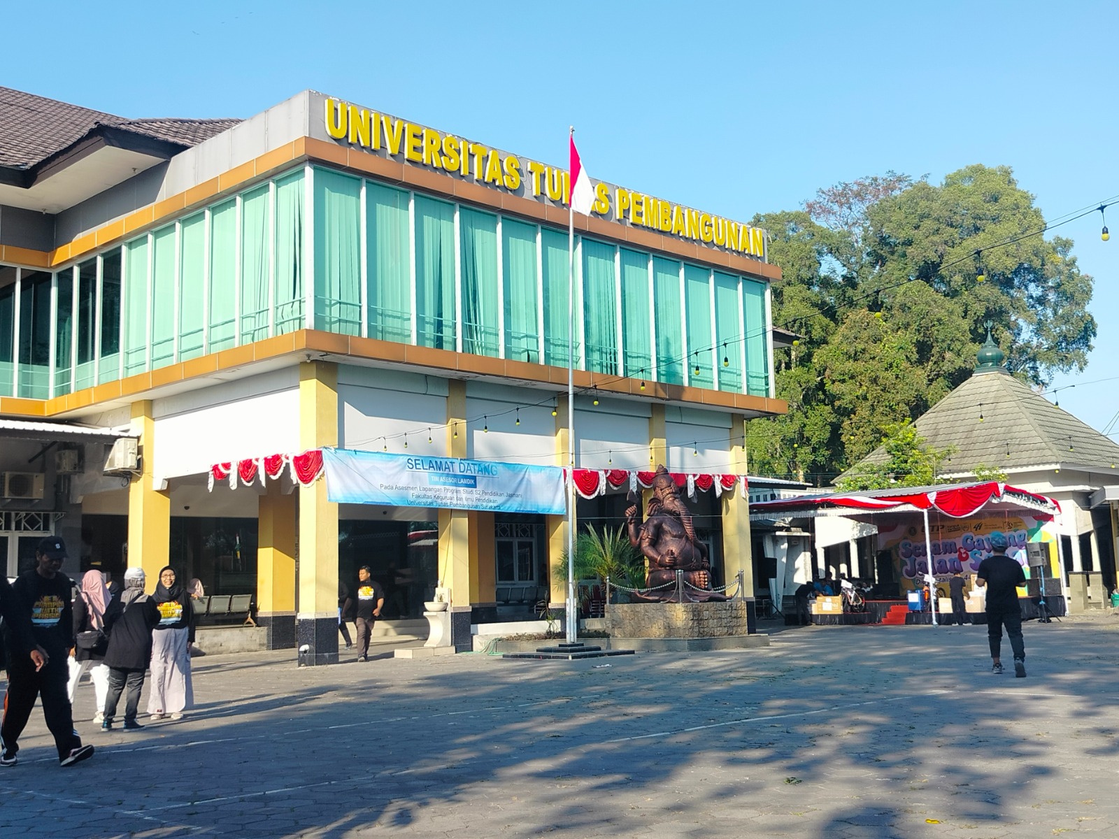 BERKEMBANG: Gedung Universitas Tunas Pembangunan (UTP) Surakarta.