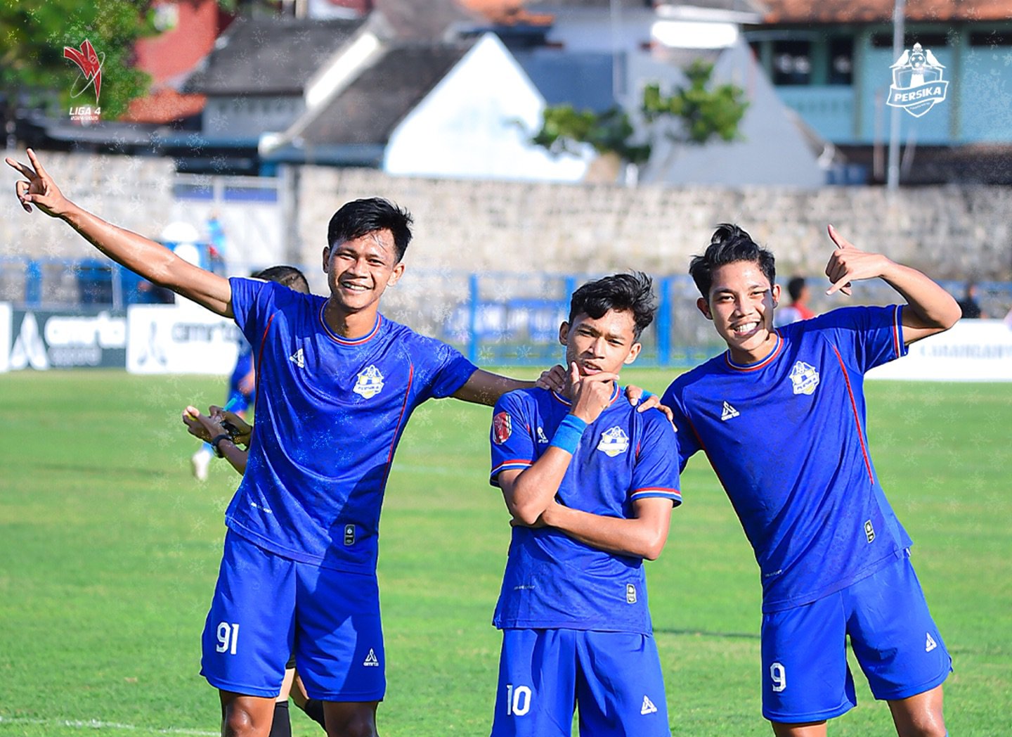 MEMBANGGAKAN: Pemain Persika Karanganyar lakukan selebrasi usai menjebol gawang Bintang Timur Atambua,&nbsp;Selasa (29/4)