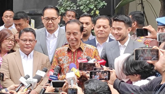 Presiden ke-7 Joko Widodo (Jokowi) Joko Widodo (Jokowi) saat diperiksa sebagai pelapor di Ditreskrimum Polda Metro Jaya, Rabu (30/4/2025).