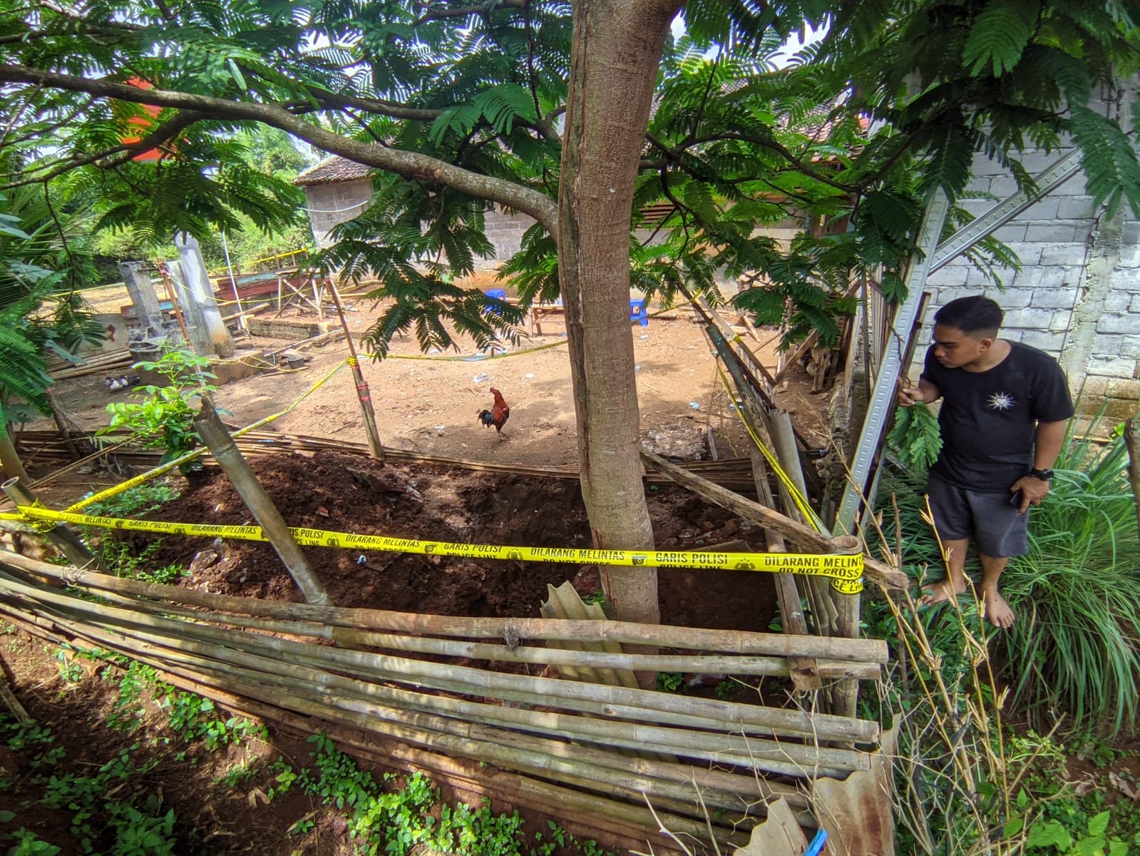 Lokasi pengecoran mayat Dwi Hastuti di halaman belakang rumah orang tua J, warga Dusun Brubuh RT 04 RW 01 Desa Ngadirojo Lor, Kecamatan Ngadirojo, Wonogiri, Kamis (1/5/2025).