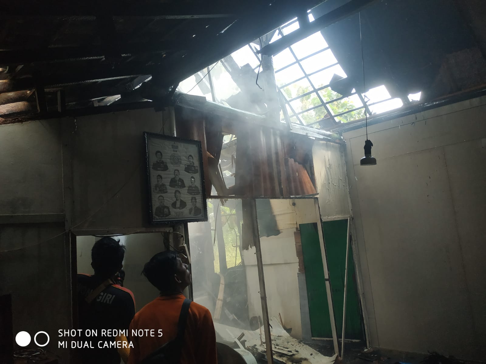 Rumah juru kunci Mangkunegaran di Gunung Wijil RT 03 RW 01 Kelurahan Kaliancar, Kecamatan Selogiri, Wonogiri, terbakar Kamis (1/5/2025).