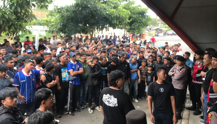 Suporter Persebi Boyolali sampaikan kekecewaan atas kegagalan tim di Liga 4 Nasional 2024/2025.