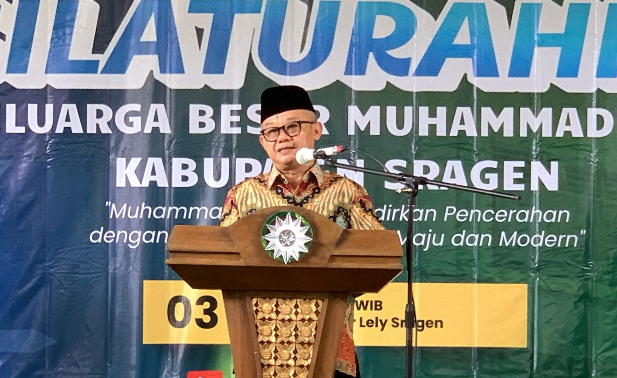 Menteri Pendidikan Dasar dan Menengah Republik Indonesia Abdul Mu&rsquo;ti saat berkunjung ke Sragen, Sabtu (3/5/2025). (Ahmad Khairudin/Radar Solo)