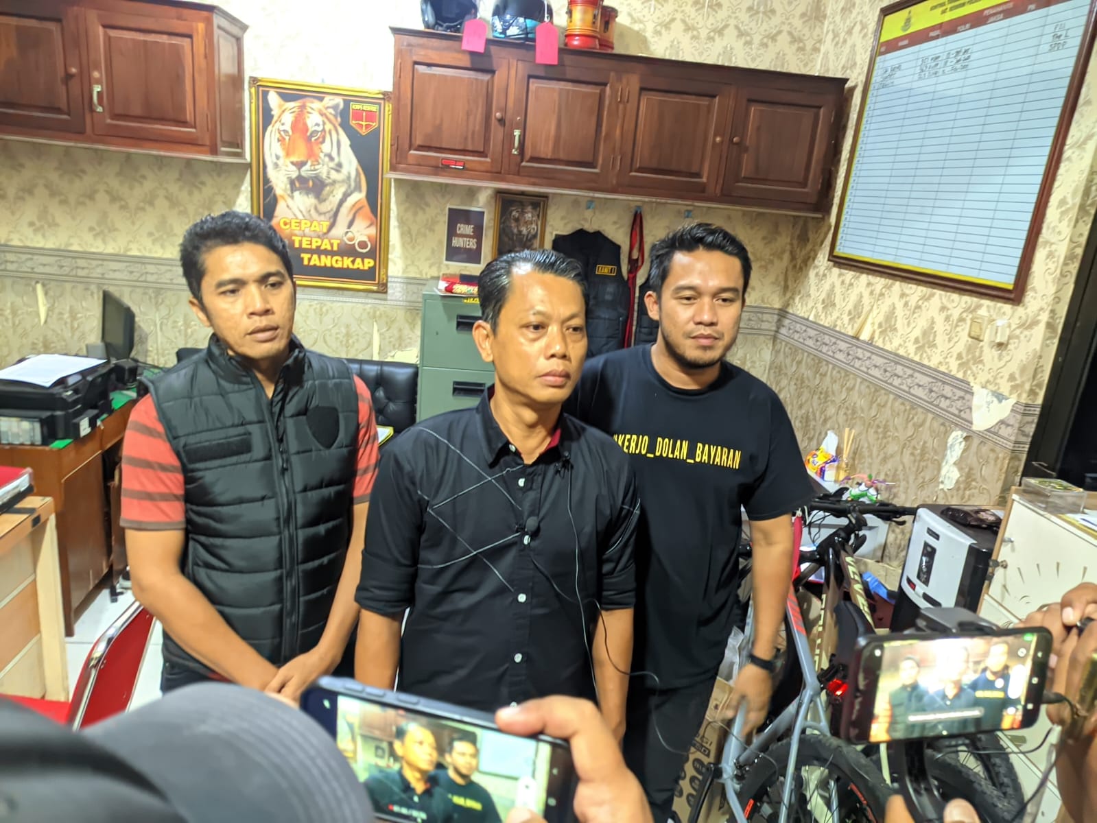 Yunianto, kakak Dwi Hastuti di Mapolres Wonogiri, Sabtu (3/5/2025).