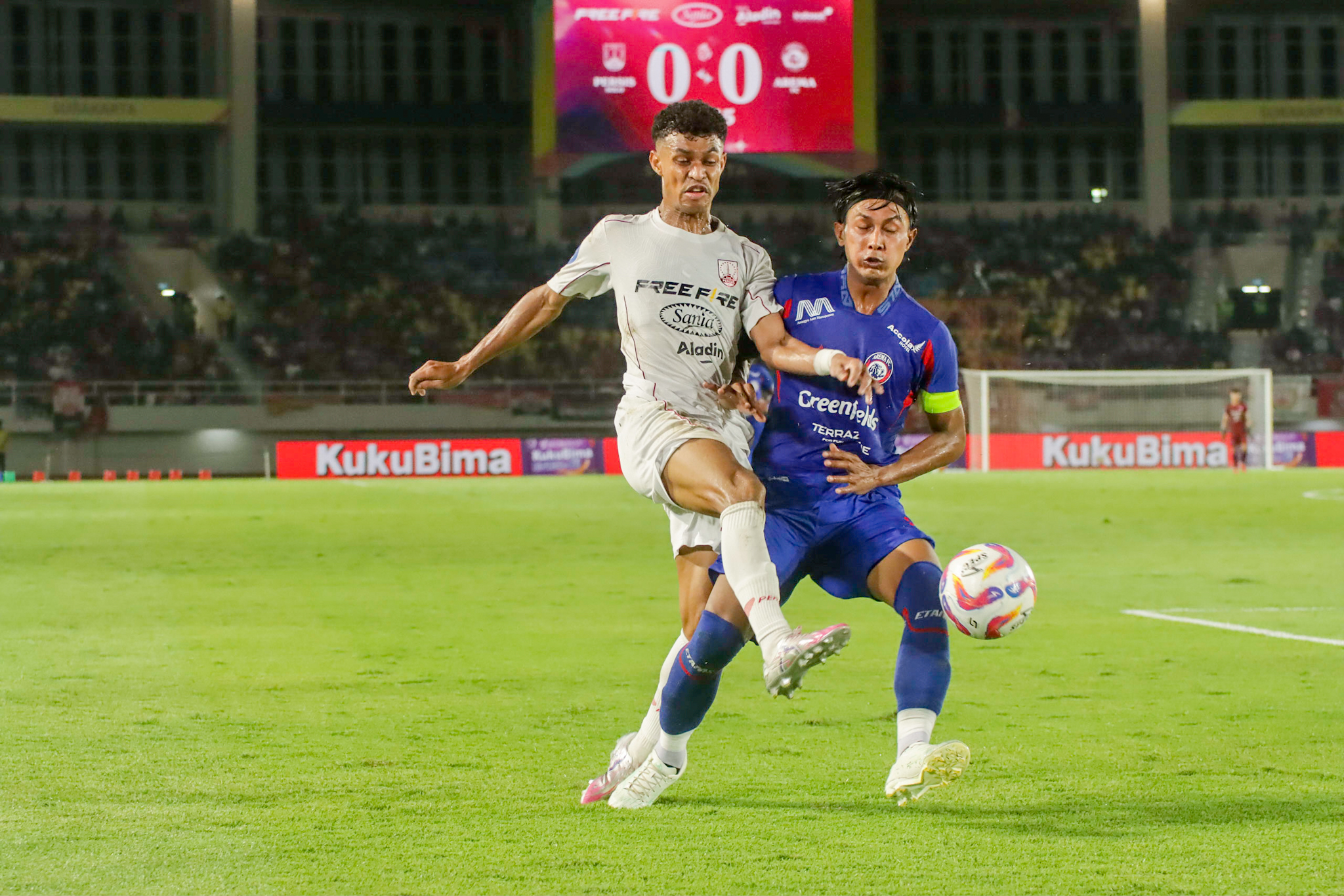 gelandang Persis Solo Sandro saat melawan Arema FC di Stadion Manahan, 5 Mei 2025.