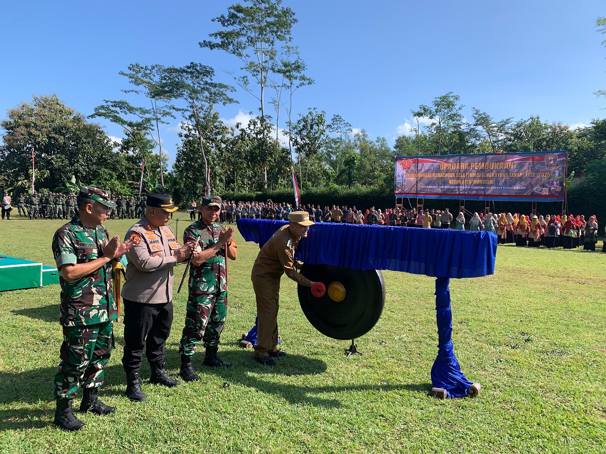 Bupati Wonogiri Setyo Sukarno membuka TMMD di Desa Giriyoso Kecamatan Jatipurno, Selasa (6/5/2025).