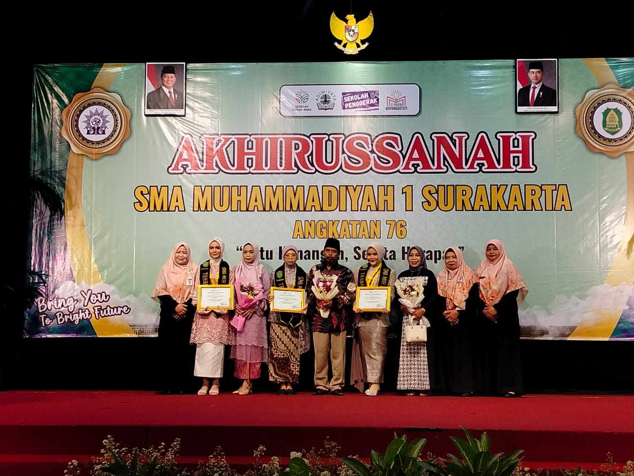 Lulusan terbaik secara paralel diumumkan saat Akhirussanah Ke-76 SMA Muhammadiyah 1 Surakarta.