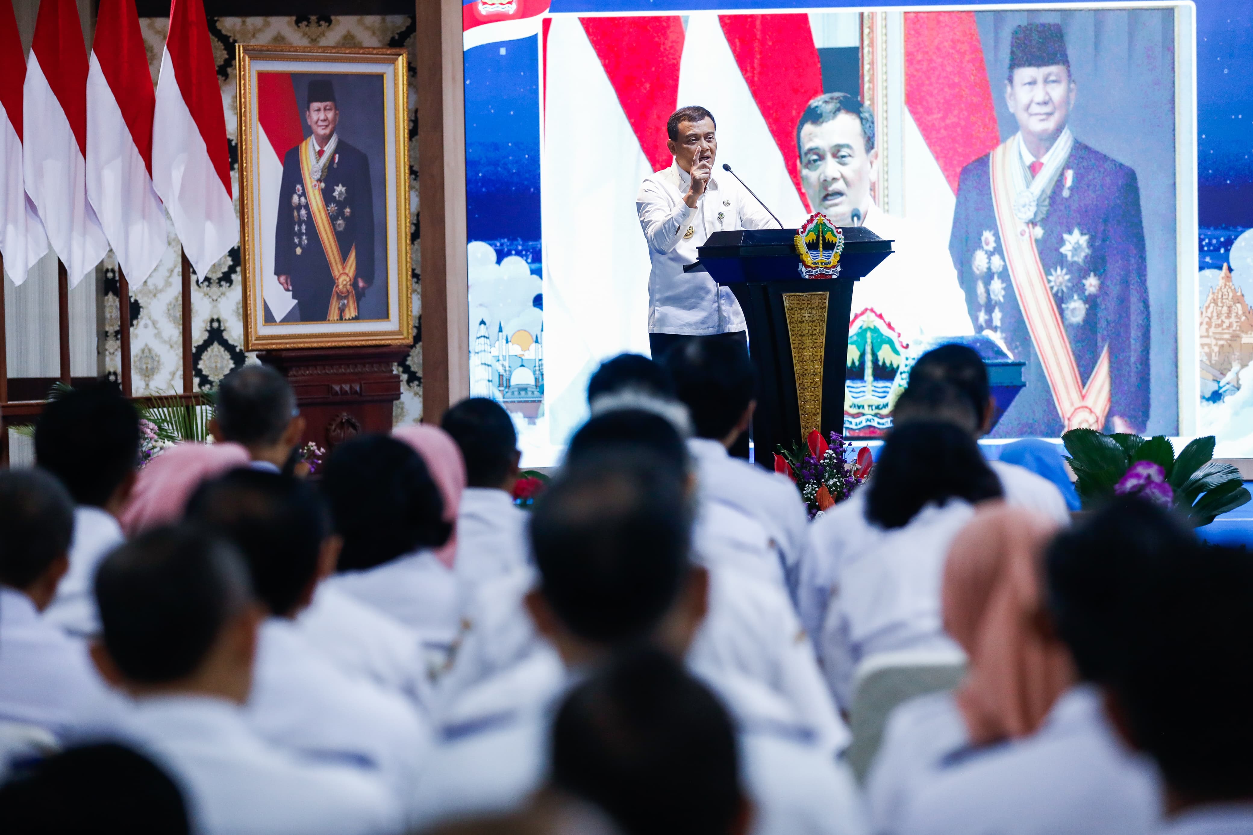 Gubernur Jateng Ahmad Luthfi beri wejangan dalam pelantikan sebanyak 29 pejabat pimpinan tinggi pratama di lingkungan Pemerintah Provinsi Jawa Tengah, Rabu (7/5/2025).