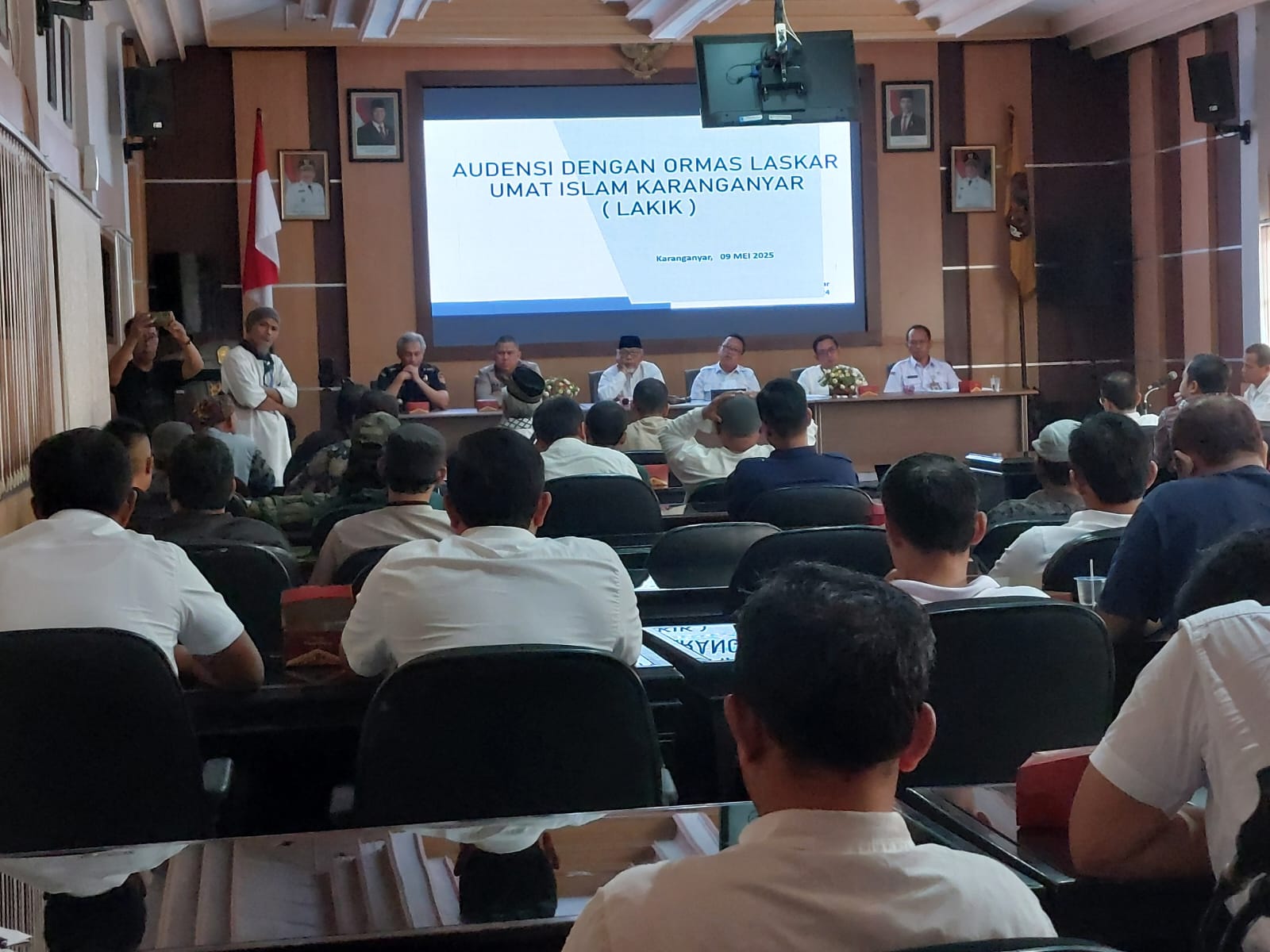 Audiensi Pemkab Karanganyar dengan Laskar Umat Islam Karanganyar, Kamis (8/5/2025). (Rudi Hartono/Radar Solo)