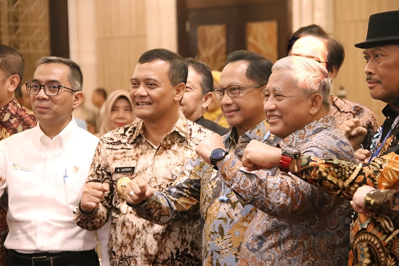 Gubernur Jateng Ahmad Luthfi hadiri Silaturahmi dan Rapat Kerja Forum Majelis Wali Amanat (MWA) Perguruan Tinggi Negeri Badan Hukum (PTN-BH) se-Indonesia di Hotel Tentrem, Semarang, Jumat (9/5/2025).