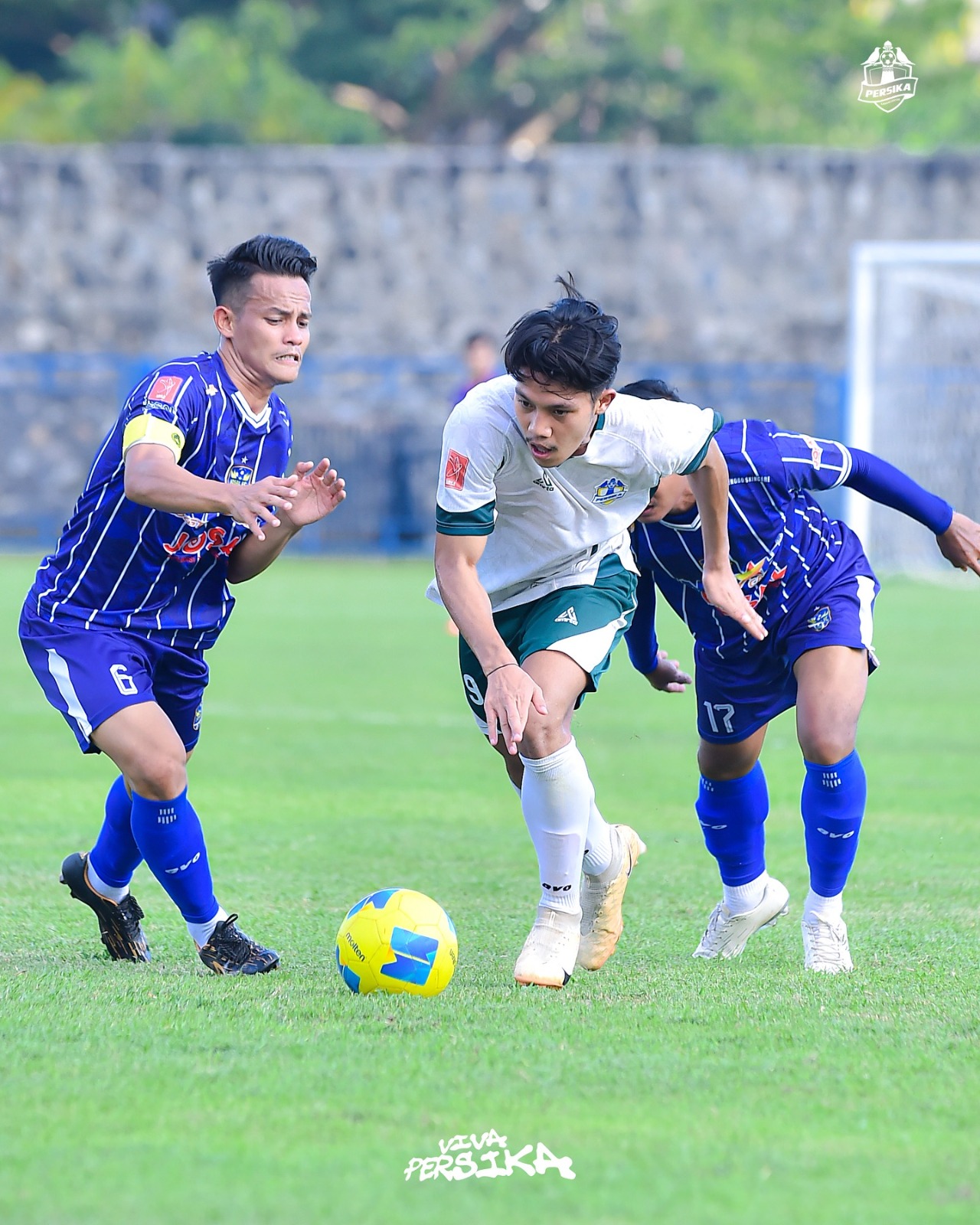 SUPERIOR: Winger Persika Karanganyar Haidar Nur Afif saat bermain di Liga 4 di Stadion Angkatan 45.