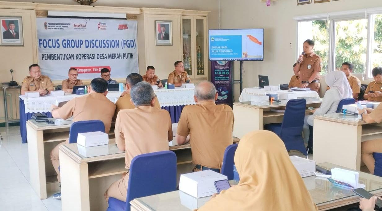Focus Group Discussion (FGD) pembentukan Koperasi Merah Putih di Kabupaten Karanganyar. (Rudi Hartono/Radar Solo)