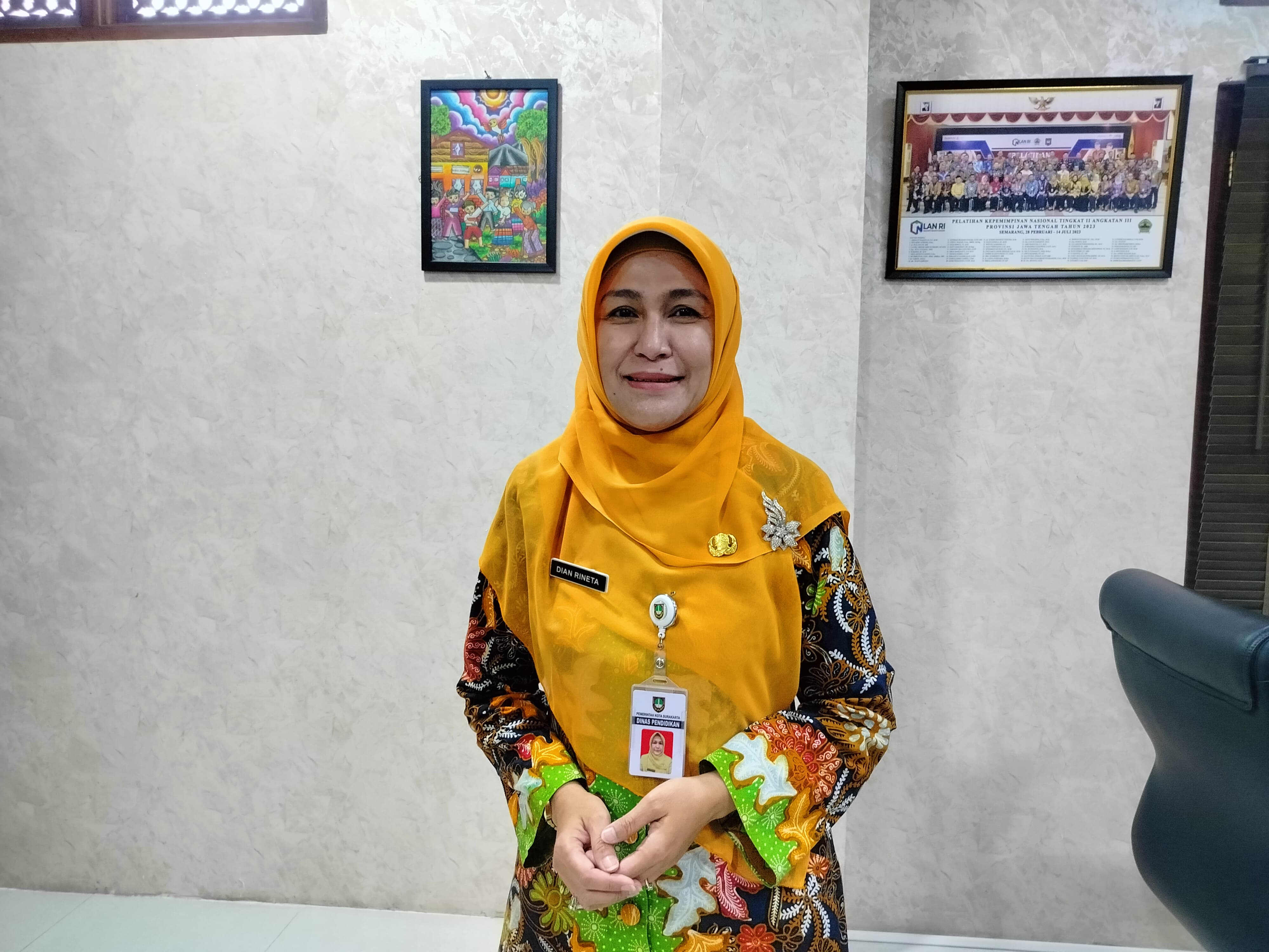 Kepala Dinas Pendidikan Kota Solo Dian Rineta ditemui di kantornya, Jumat (9/5).