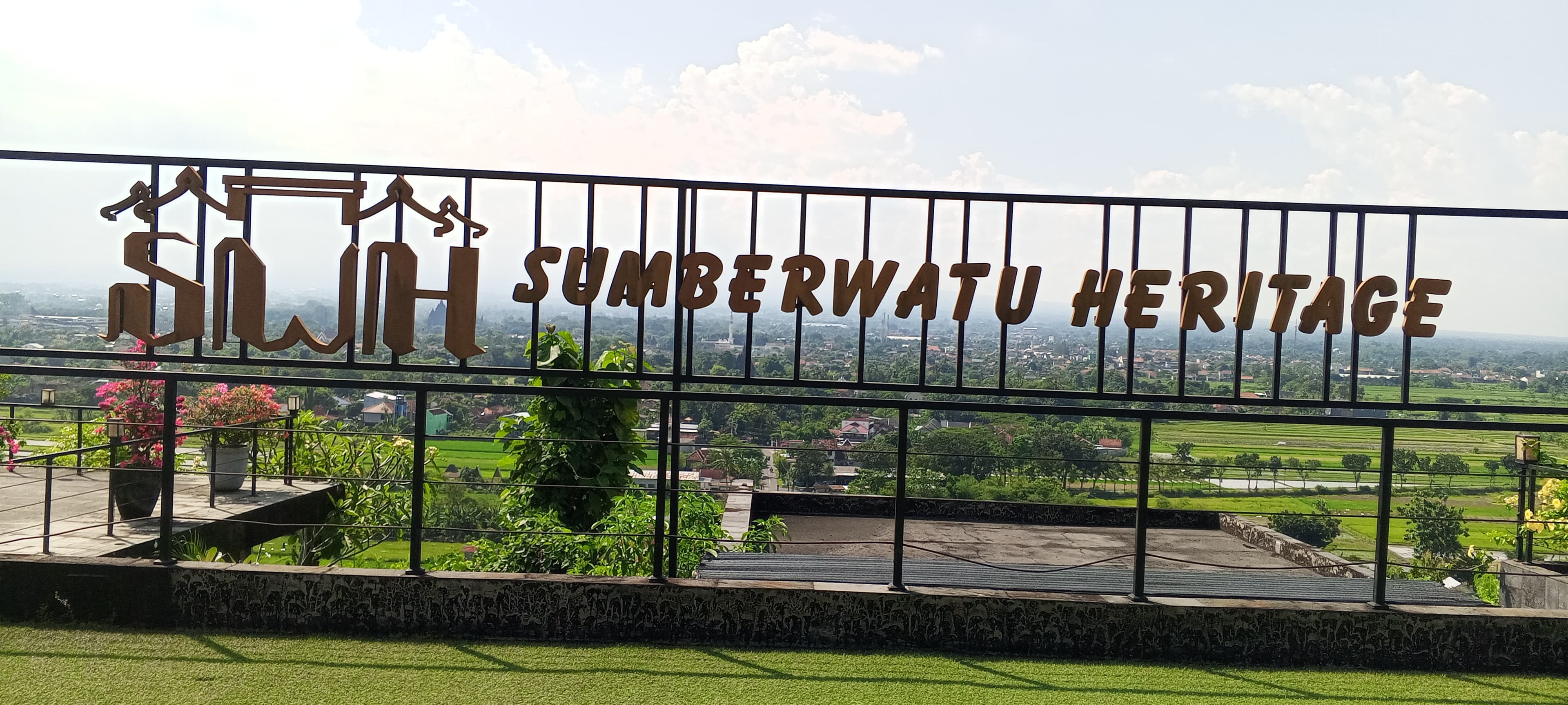 Candi Sumur Bandung Prambanan berada di areal Sumberwatu Heritage Resort.