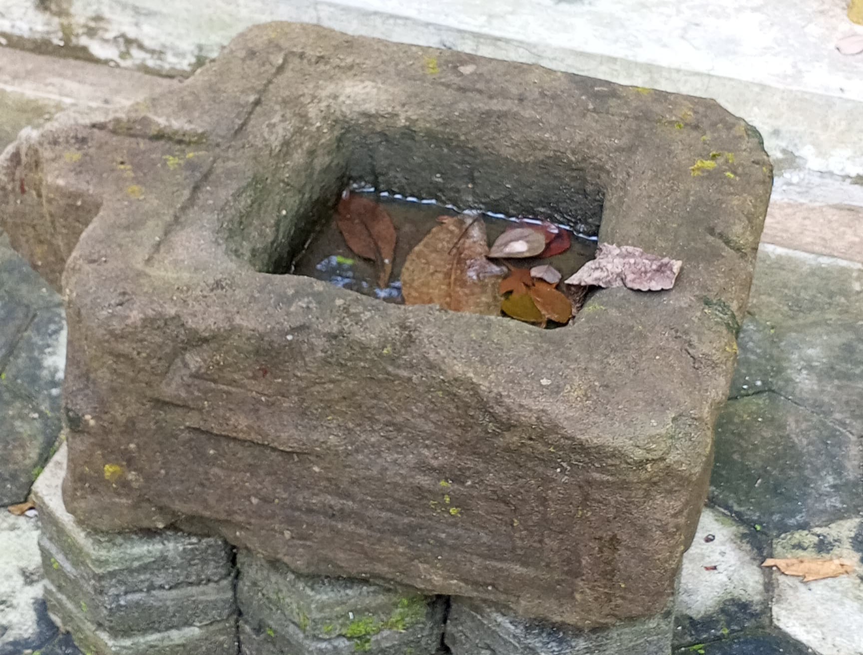 Yoni yang ada di Situs Arca Ganesa Prambanan