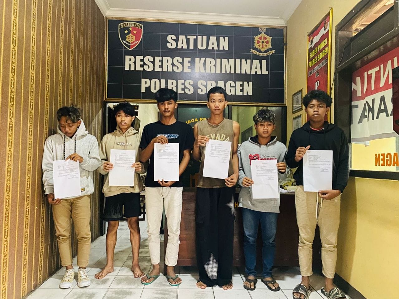 Enam orang yang berbuat onar di perayaan HUT Kabupaten Sragen pada Sabtu (10/5/2025) diamankan Polres Sragen. (Ahmad Khairudin/Radar Solo)