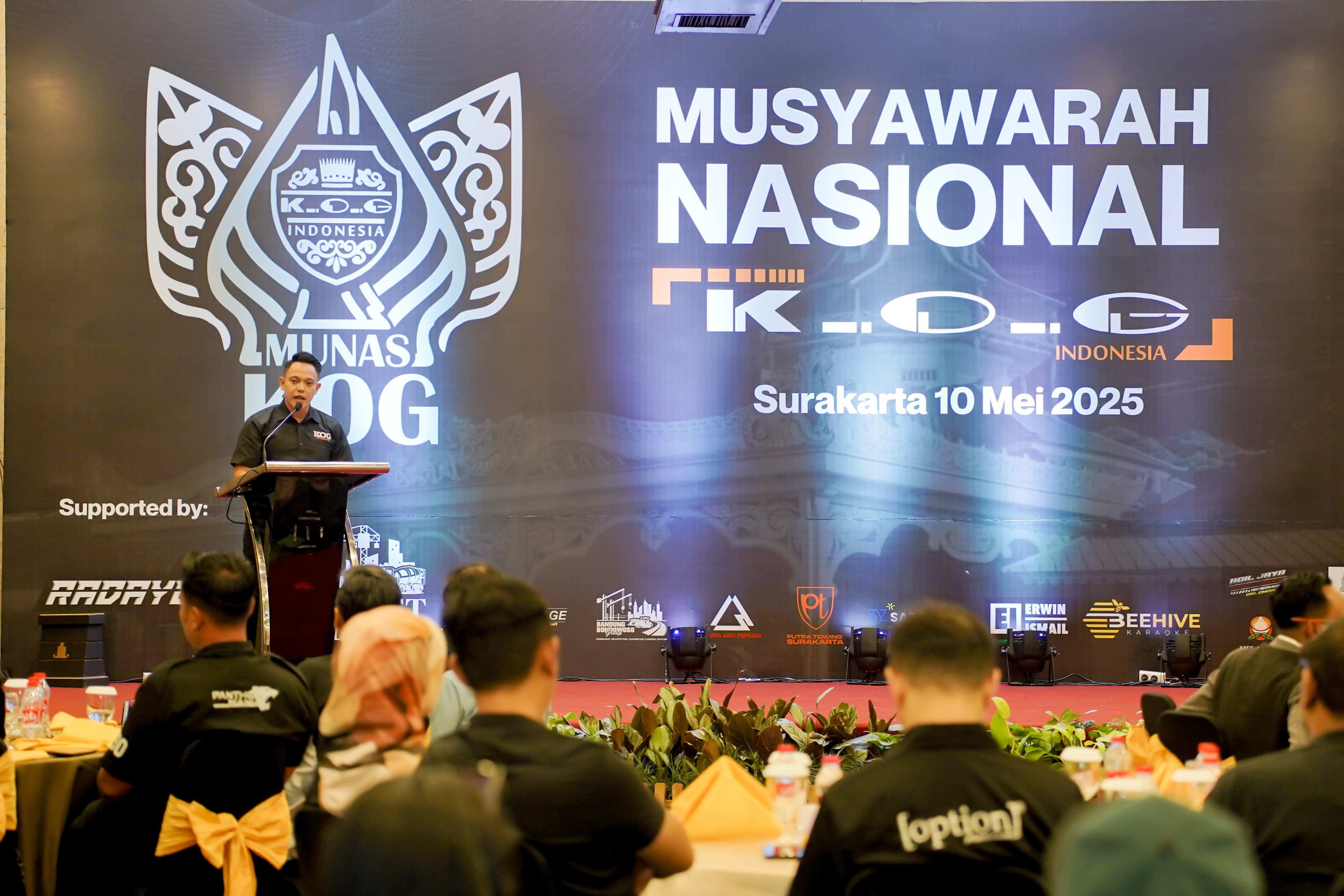 Komunitas pecinta mobil modifikasi
