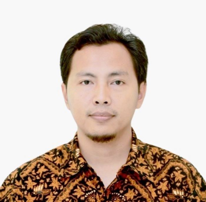 Aris Rakhmadi, S.T., M.Eng., dosen Teknik Informatika Universitas Muhammadiyah Surakarta, Mahasiswa Program Doktor Informatika UAD.