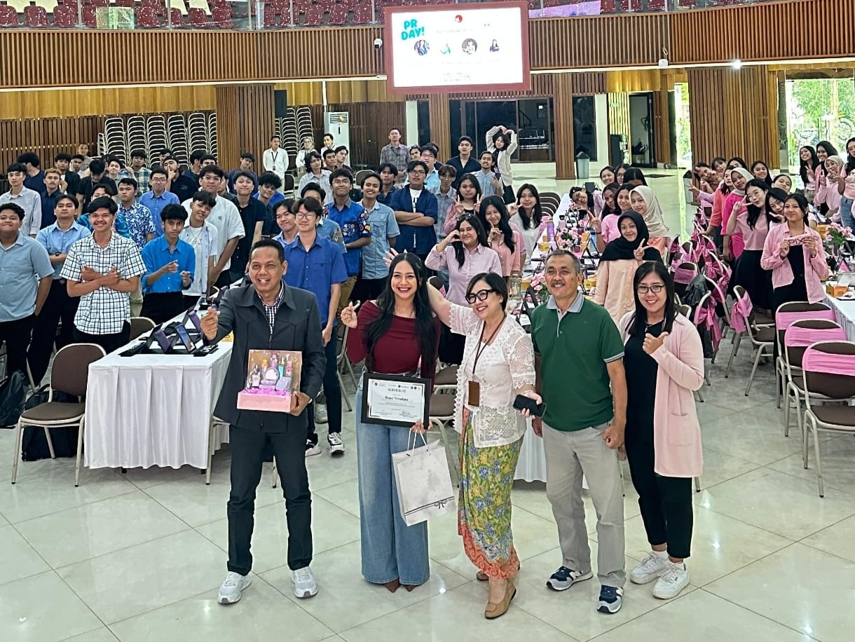 PT Mandom Indonesia Tbk Cabang Solo Raya gelar acara Goes to Campus: Beauty & Handsome Class di UKSW Salatiga, Kamis (15/5/2025).