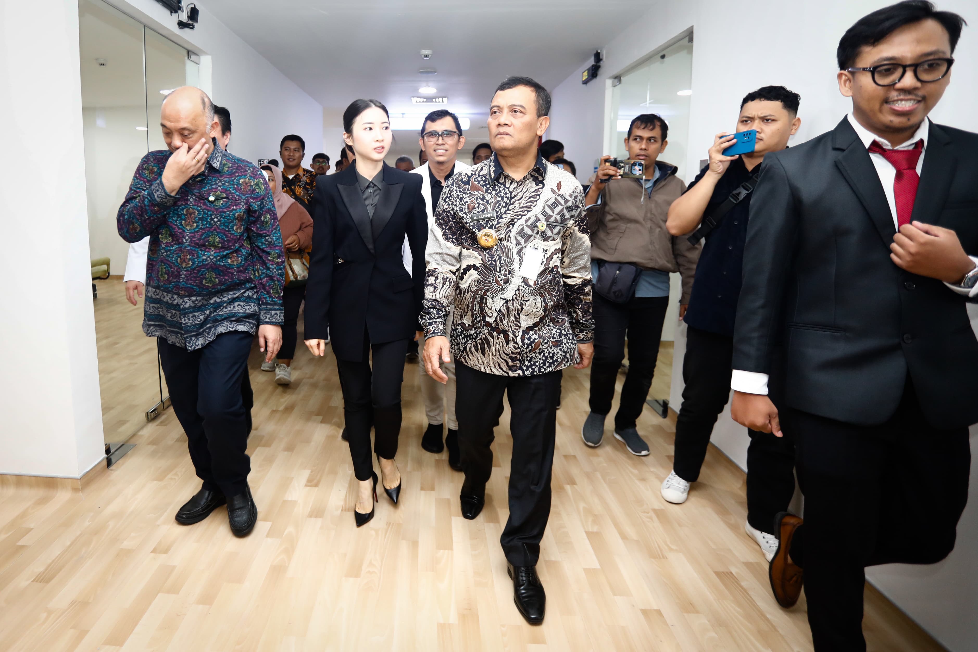 Gubernur Jateng Ahmad Luthfi meresmikan layanan Positron Emission Tomography  Scan di Rumah Sakit Indriati Solo Baru, Sukoharjo, Kamis (15/5/2025).