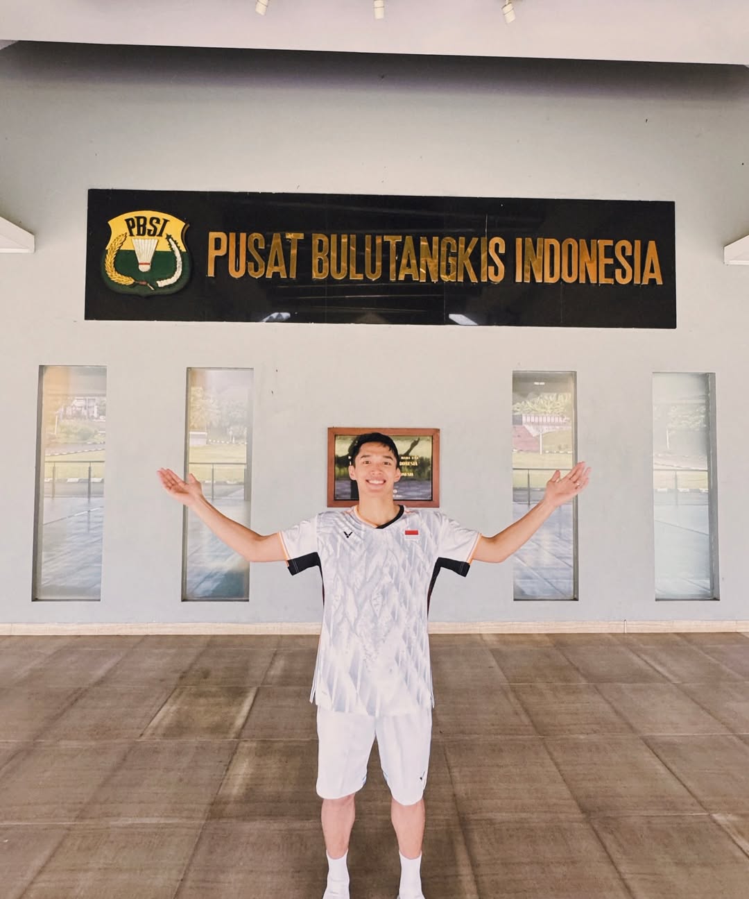 Pebulu tangkis tunggal putra Indonesia Jonatan Christie mundur dari pelatnas PBSI, secara resmi beralih status menjadi pemain profesional