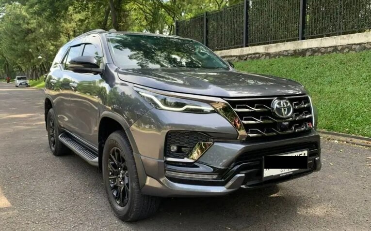 Toyota Fortuner: Andalan SUV Diesel Tangguh di Segala Medan