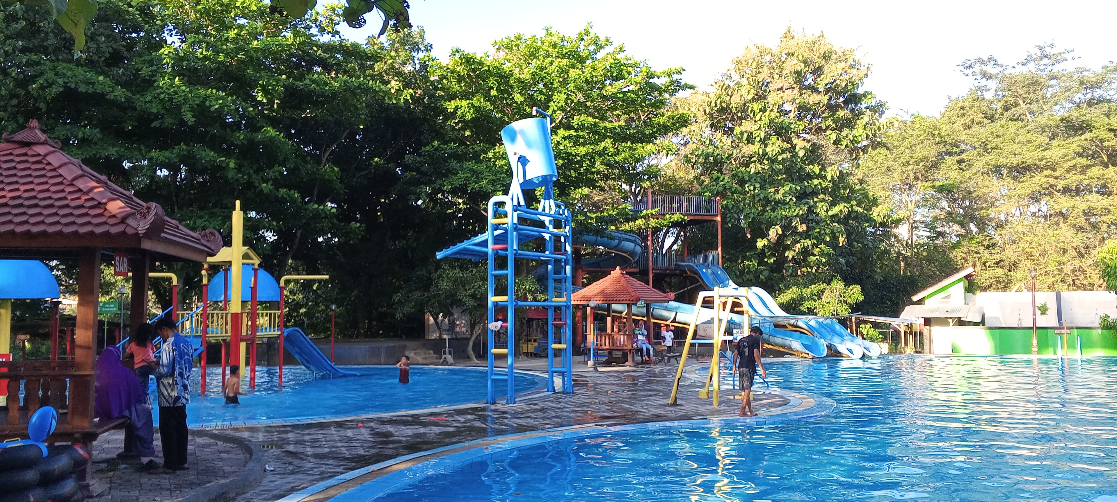 Kondisi di kolam renang umbul cokro.