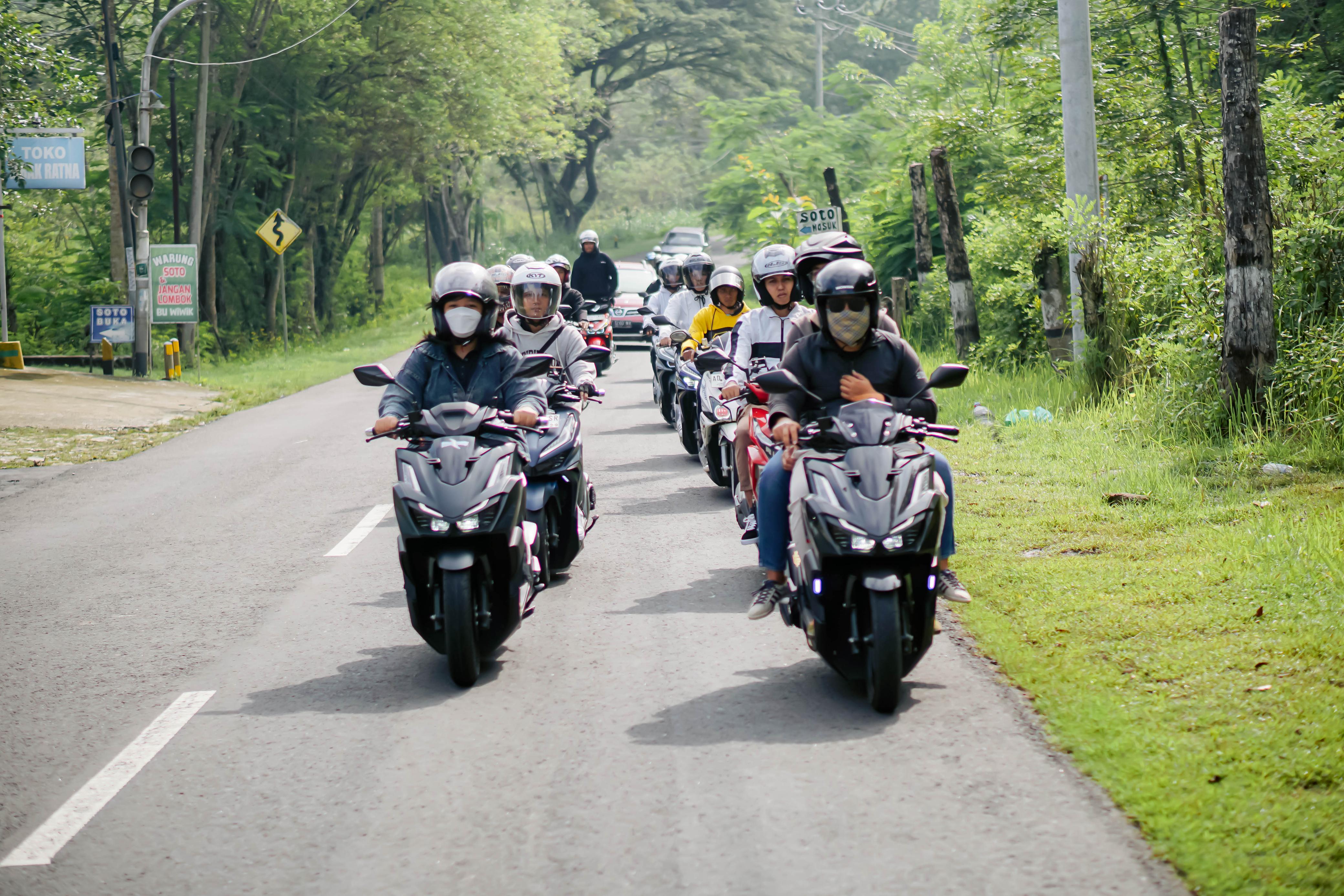 Paguyuban Motor Honda Wonogiri (PMHW) saat gelar Vario EduRide.`