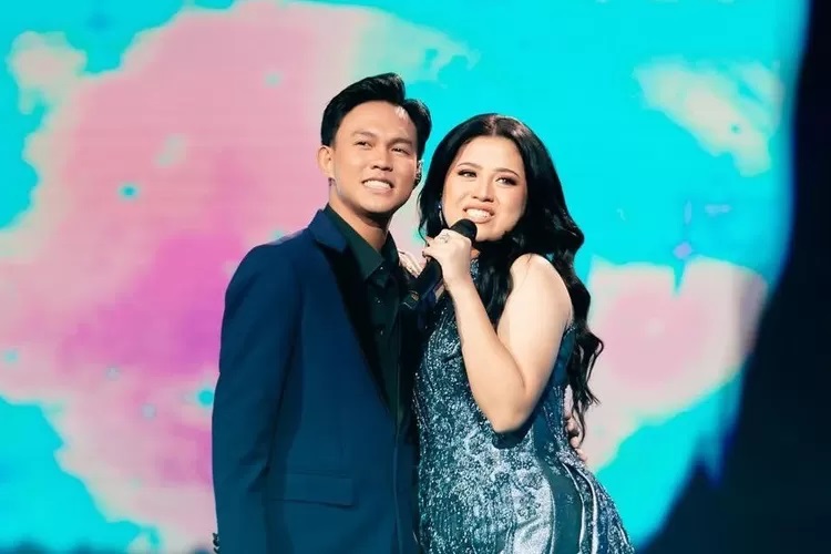 Final Indonesian Idol 2025 sudah di depan mata, ini daftar lagu yang siap siap dinyanyikan Shabrina Leanor dan Fajar Noor