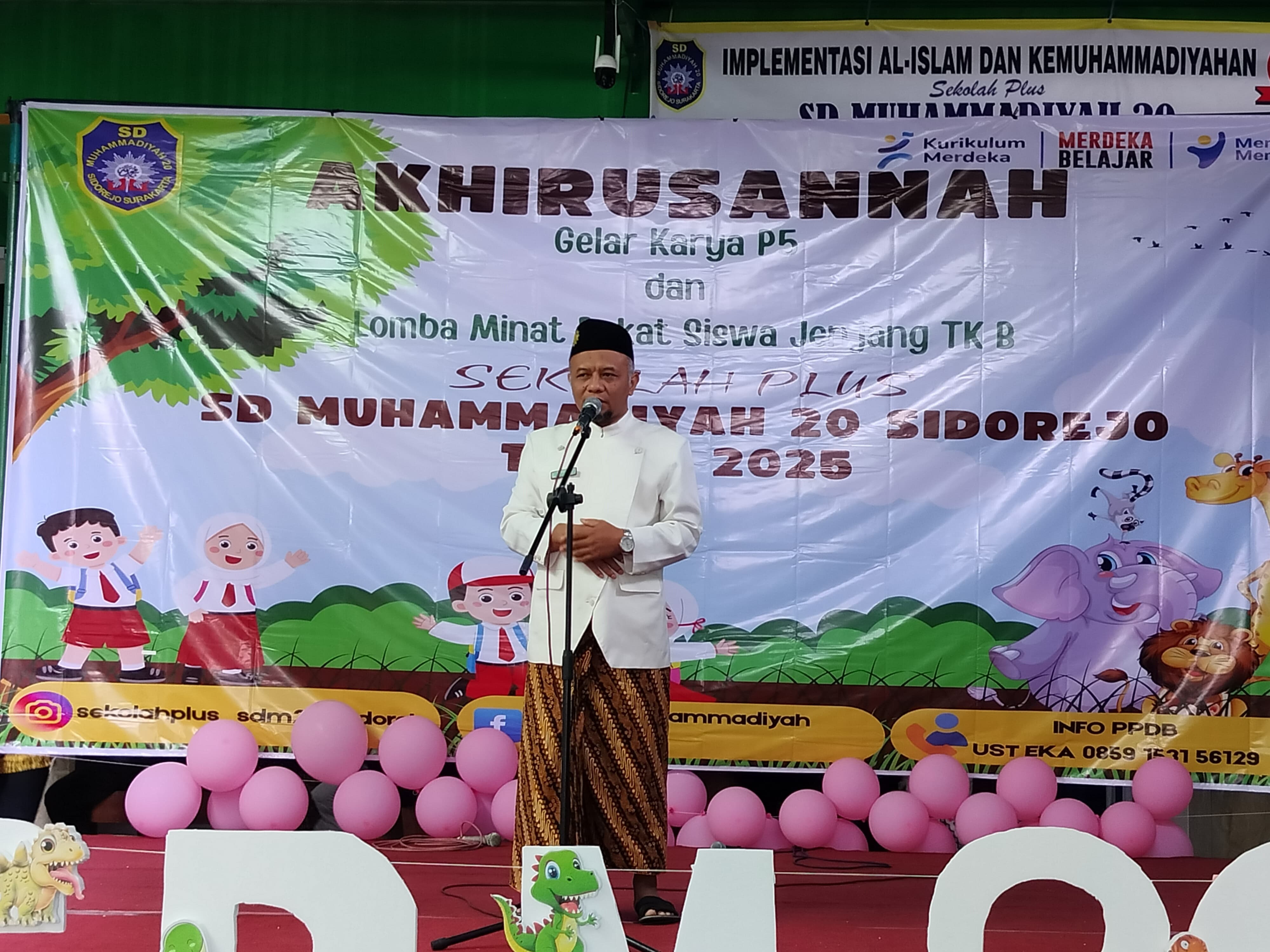 Kepala SD Muhammadiyah 20 Sidorejo Solo Joko Susilo beri sambutan.&nbsp;