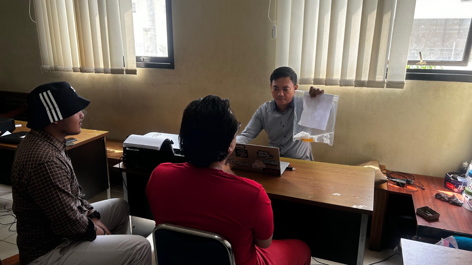 Seorang pedagang dibekuk Polres Sukoharjo karena menyimpan sabu. (Iwan Kawul/Radar Solo)