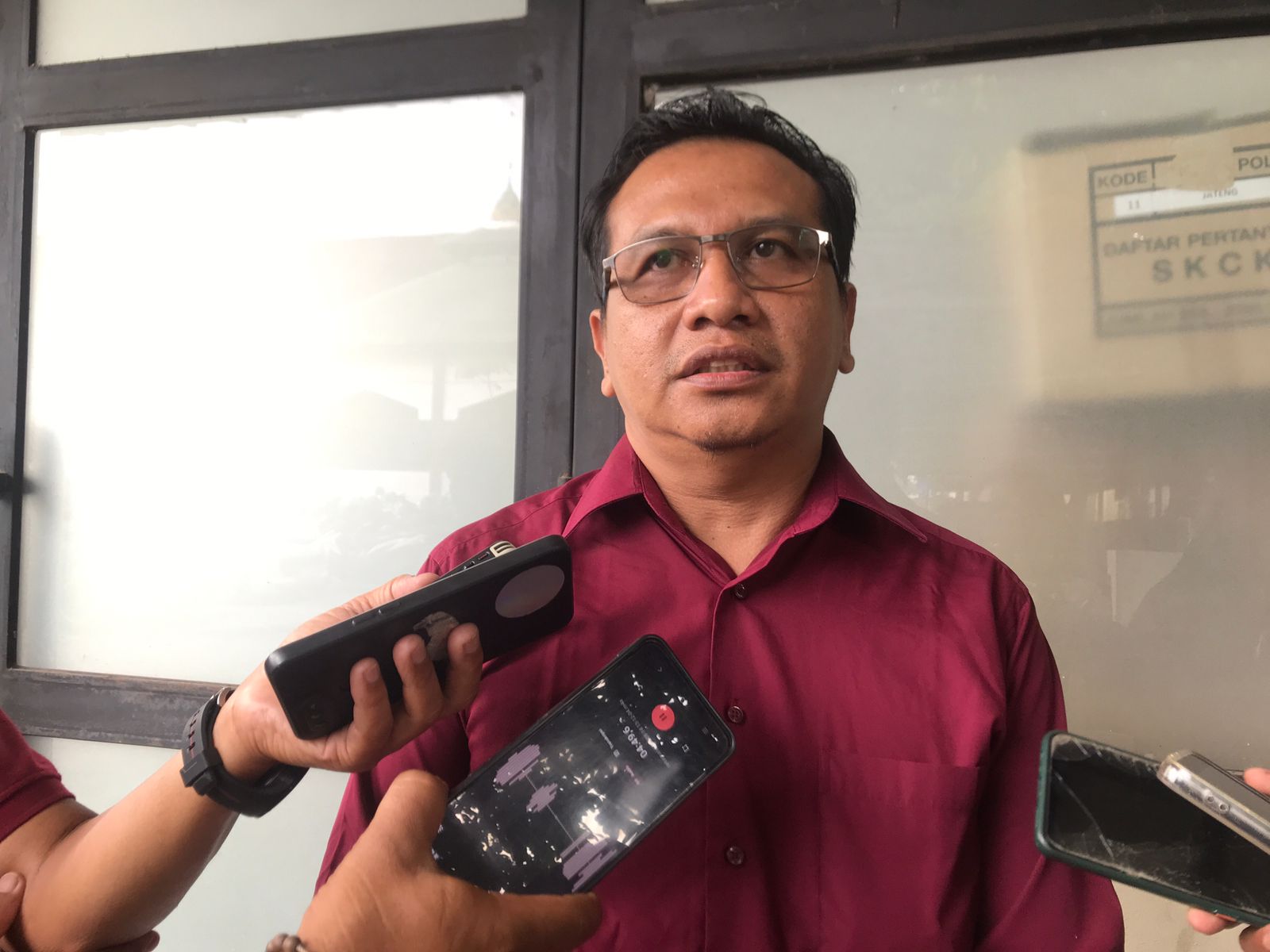 Aris Carmadi, salah satu nasabah Koperasi Bahana Lintas Nusantara melapor ke Polres Boyolali tentang dugaan penipuan koperasi bersangkutan,  Selasa (20/5/2025).